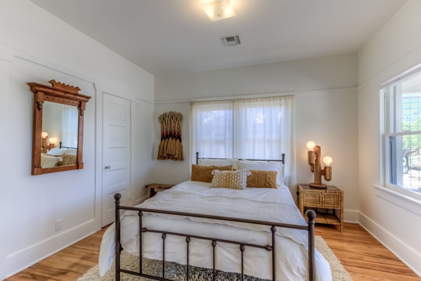 front bedroom with queen size bed