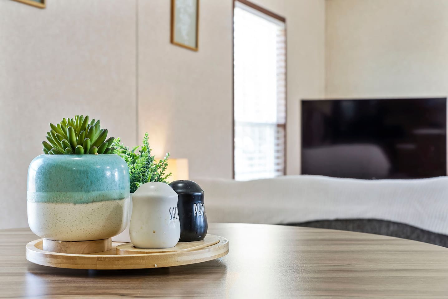 Charming tabletop details with modern décor accents, creating a warm and welcoming dining experience.