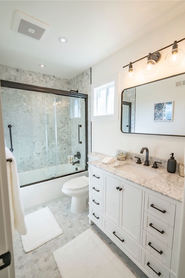 Upstairs Shared Bathroom