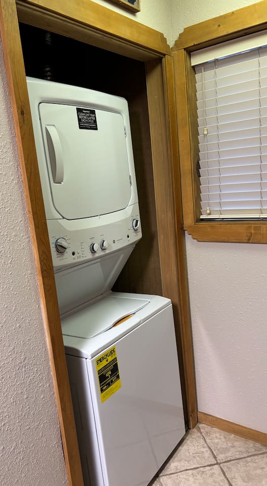 3,8 cubic foot stackable GE Washer and Dryer