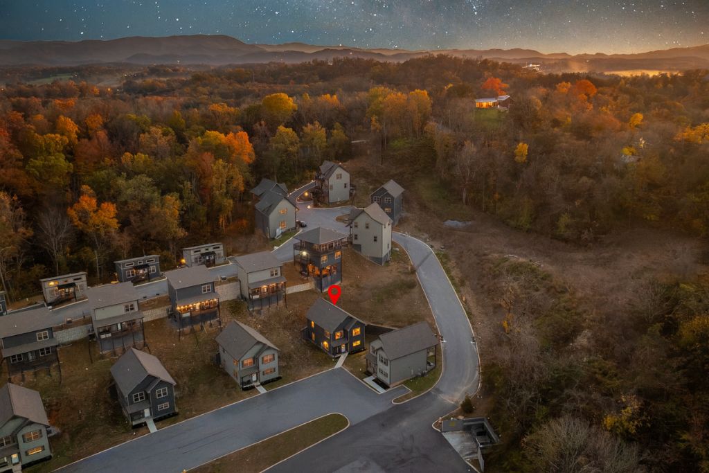 Conveniently located off Veterans Blvd, close to all of the attractions