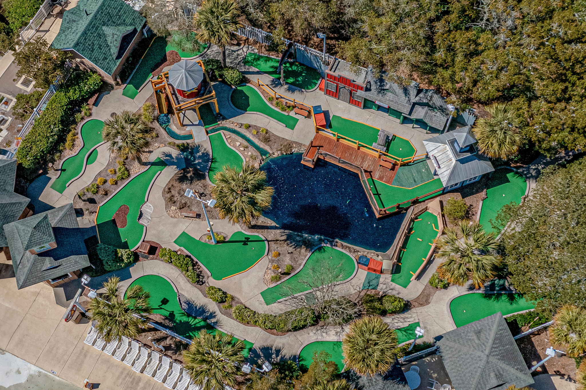 Mini golf course