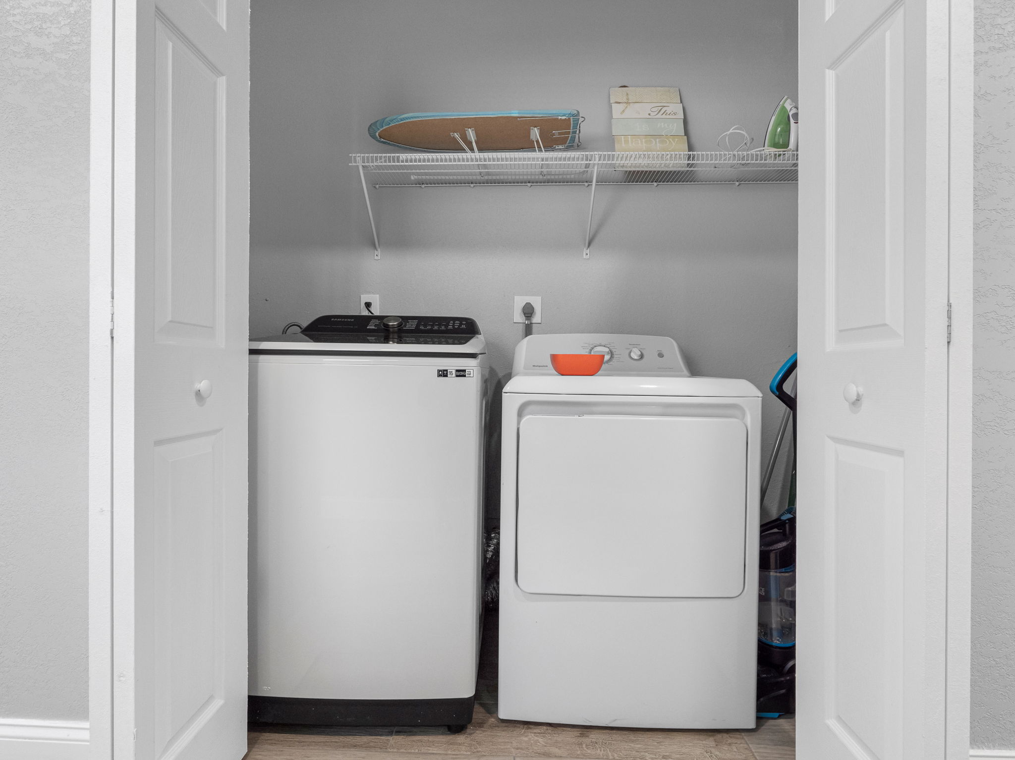 Fully Equipped Laundry Area with Washer & Dryer