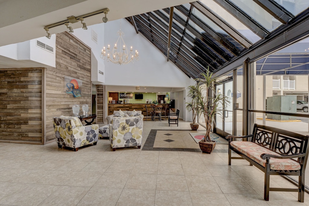 Lobby has elevator, business ctr, gym, sauna & pool access