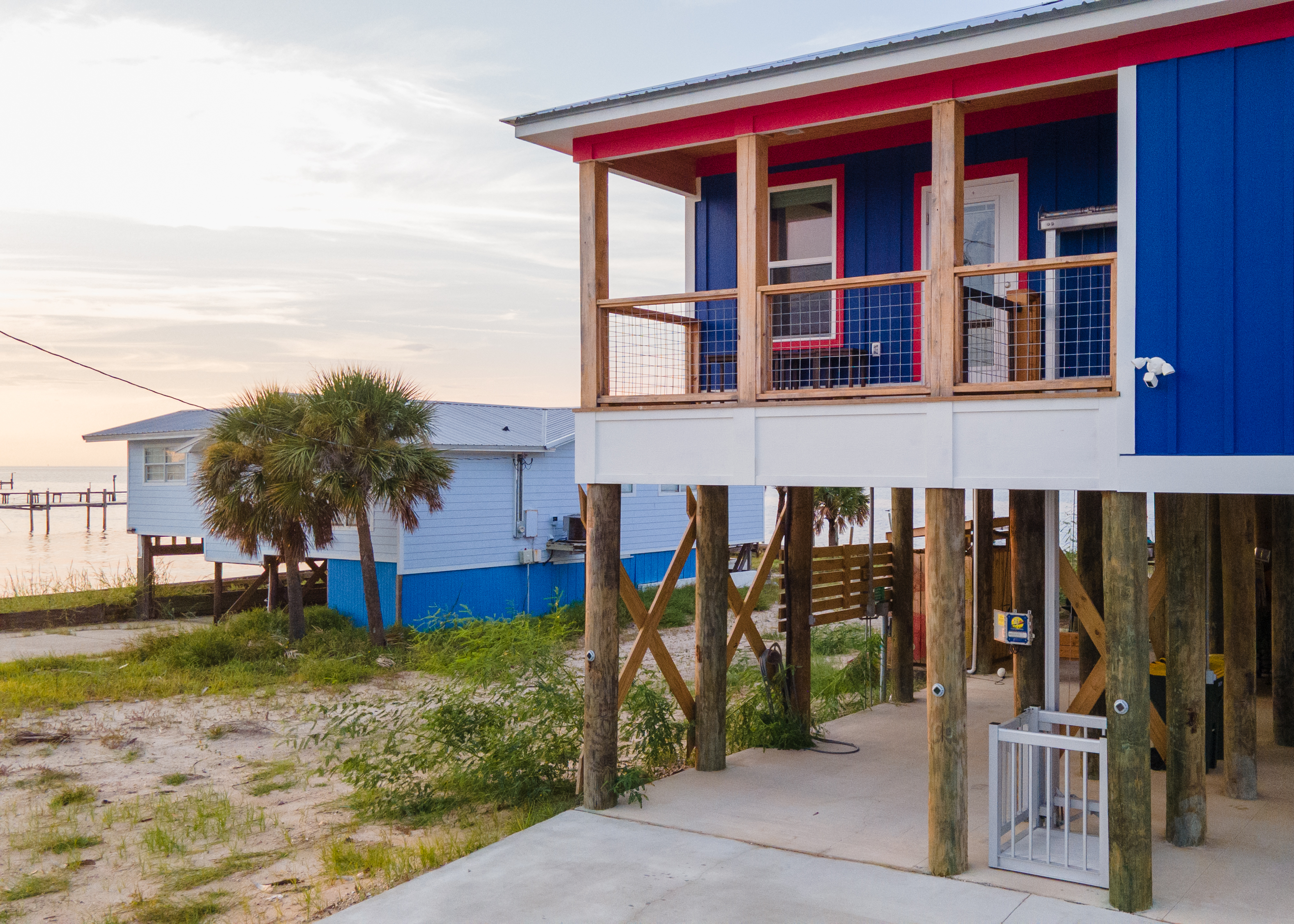 Back deck with cargo lift