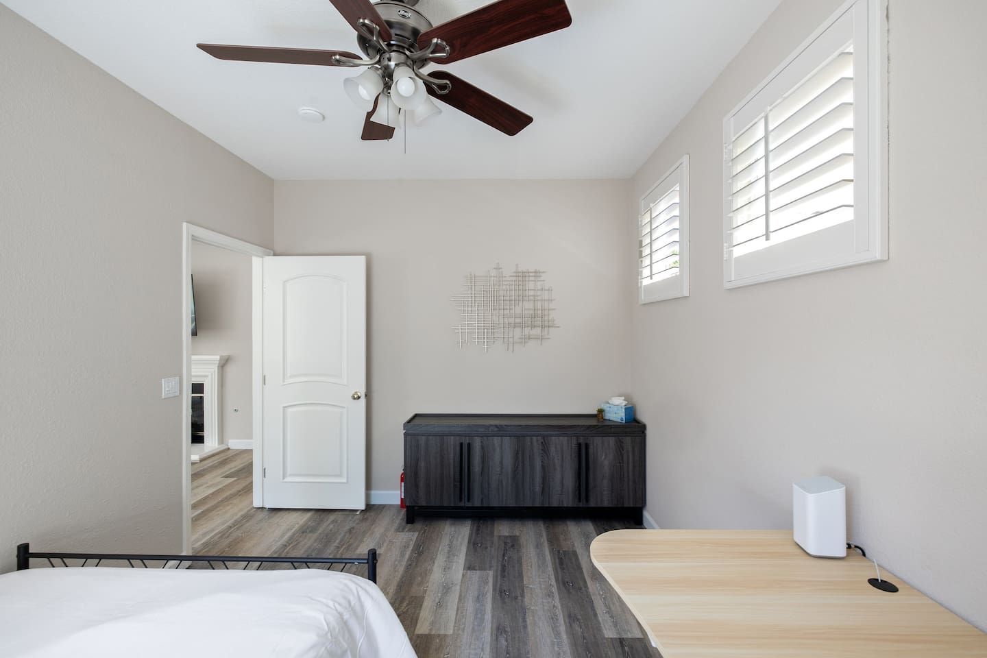 Bedroom 5 with Double bed + electrical standing desk and desk chair
