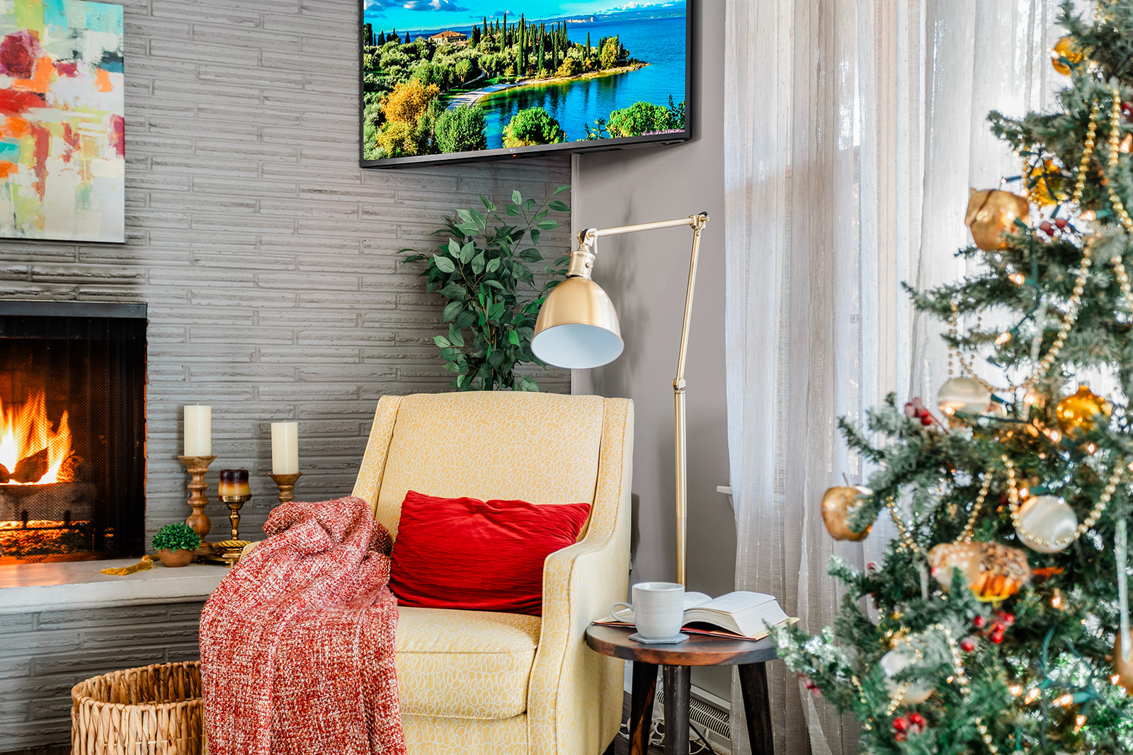 Enjoy this cozy spot next to the Christmas tree