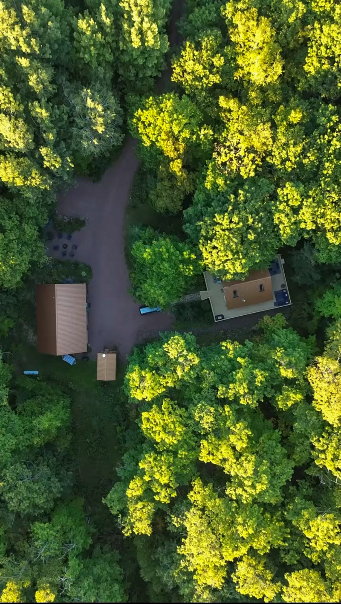 Two cottage vacation rental entire property with 2 cabins. Main cabin 1br Queen & sleeper sofa, rock garden cabin 1br 2 queen beds & sofa sleeper. Private to your entire group. Sleeps 6 in beds with sleeper sofas 8-10