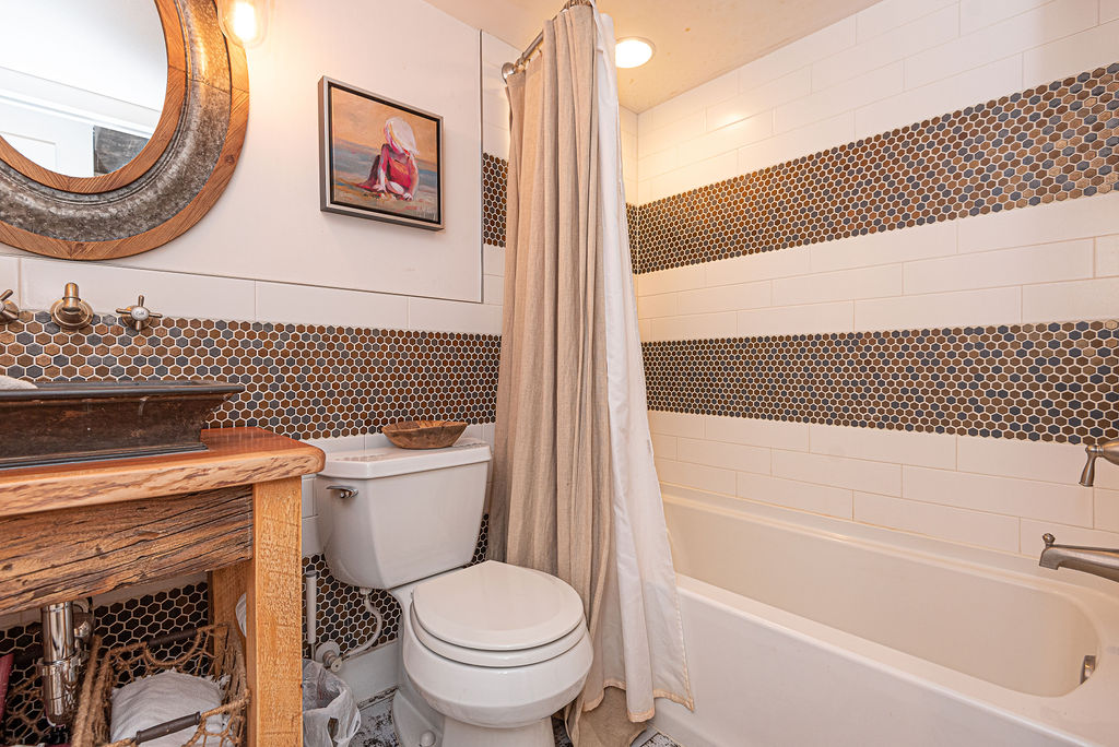 Secondary bathroom