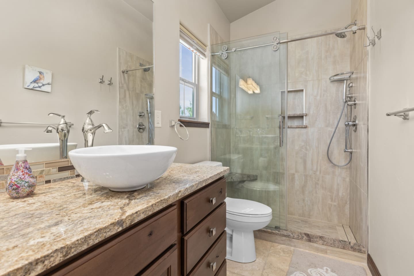 Upper Level -- Ensuite Bathroom #1
