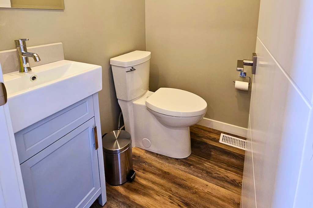 1/2 Bathroom