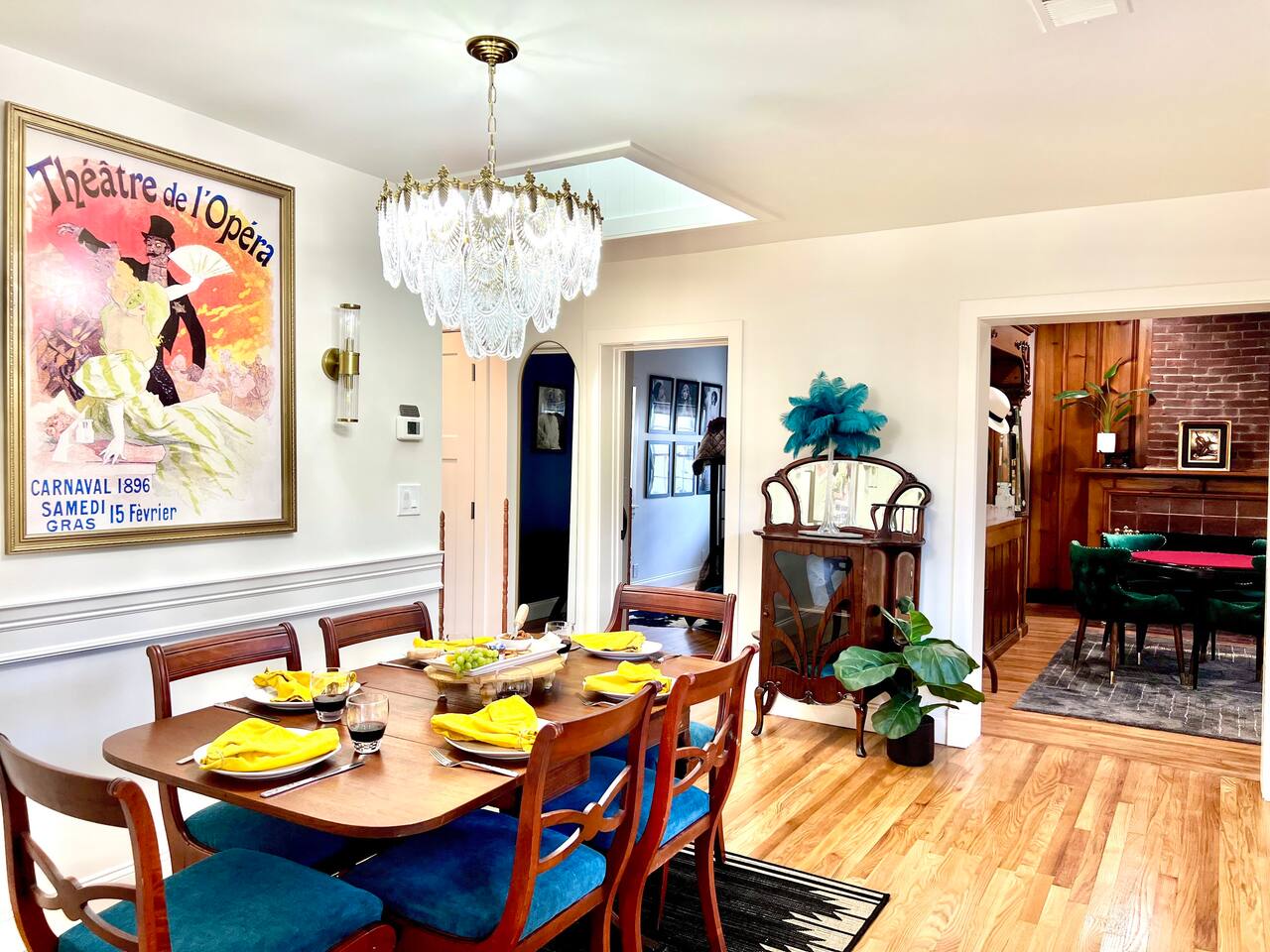 Carriage House Dining For 6