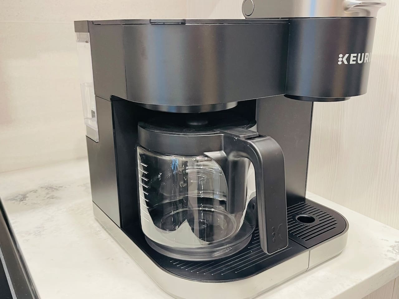 Keurig Duo Coffee Maker - This coffee maker can be used to make either a single serving of coffee using the pods or if you prefer a full pot you can brew up to 12 cups in craft. Coffee filters and Keurig pods made available to you in Kitchen. 