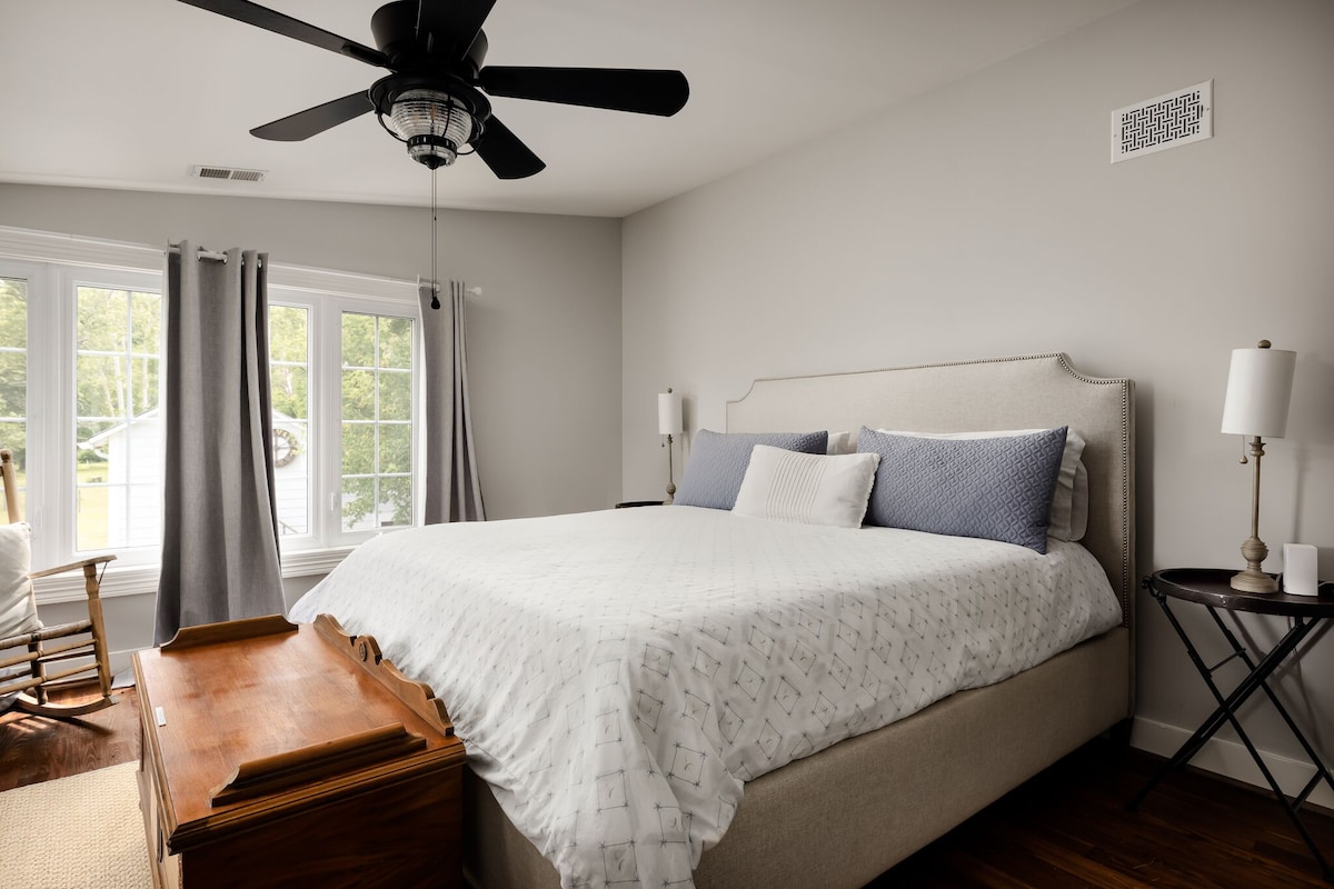 Master bedroom, lane cedar chest