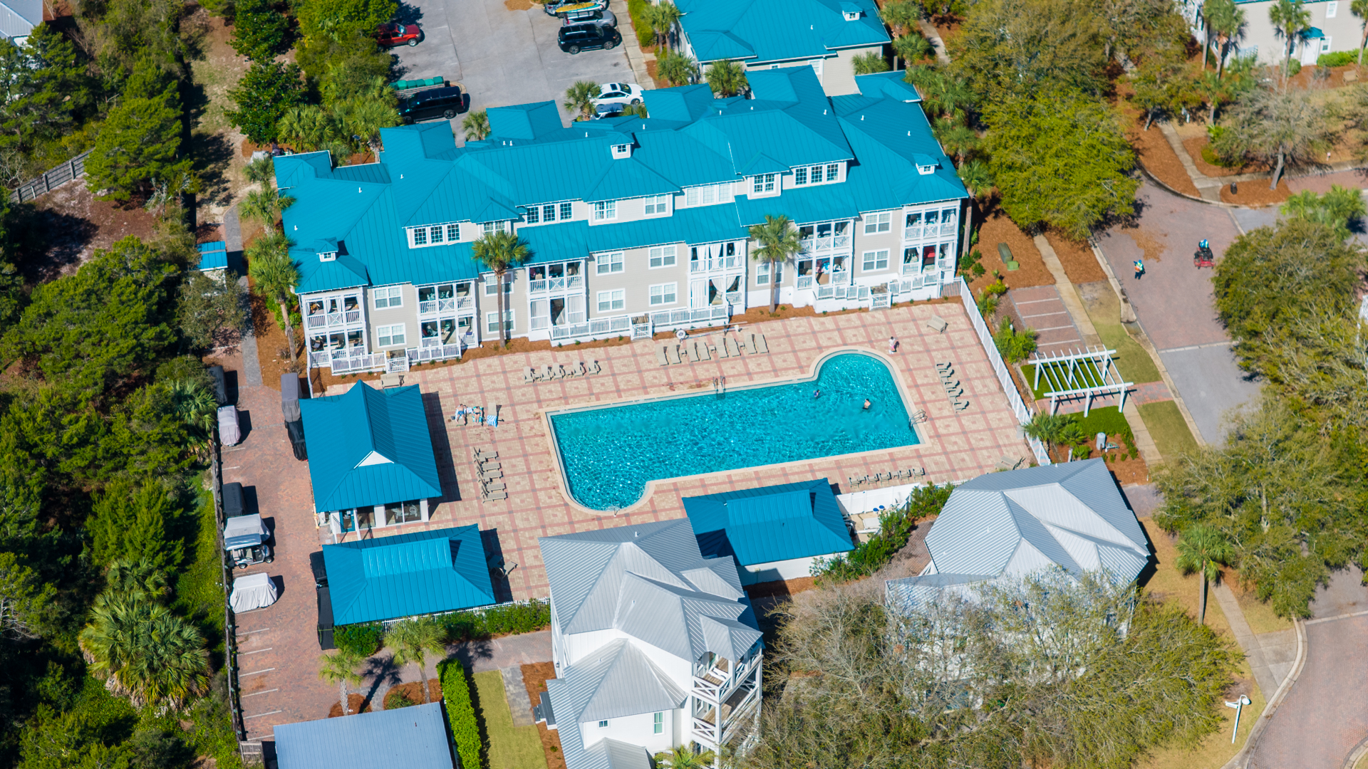 Pool - Gym - Bocce Ball - Putting Green