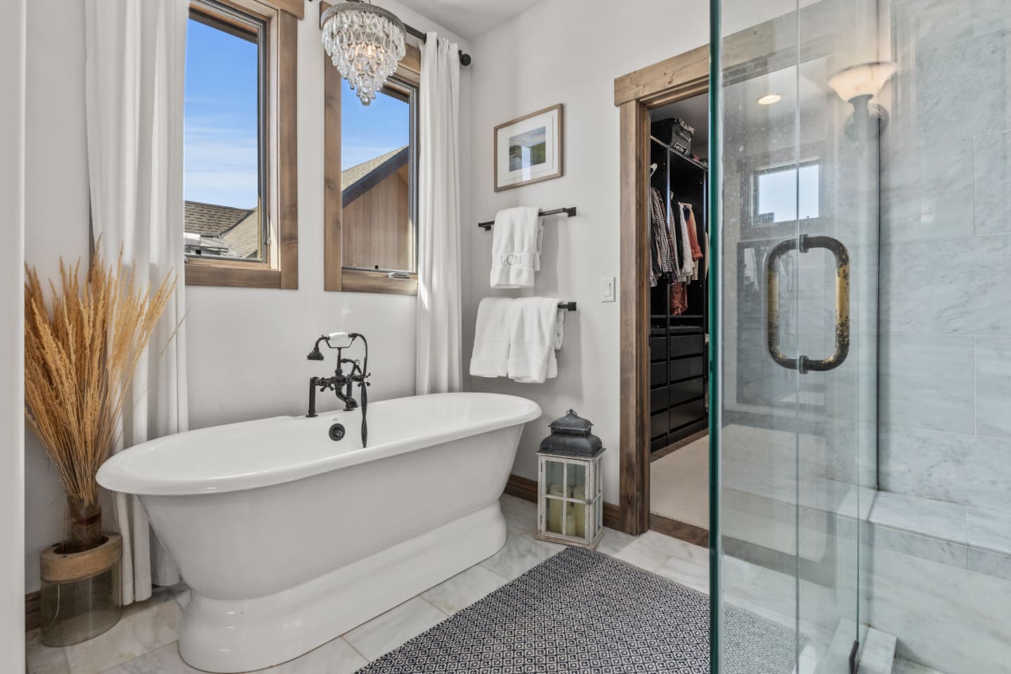 Upper Level Ensuite Bathroom 1 with Tub & Shower