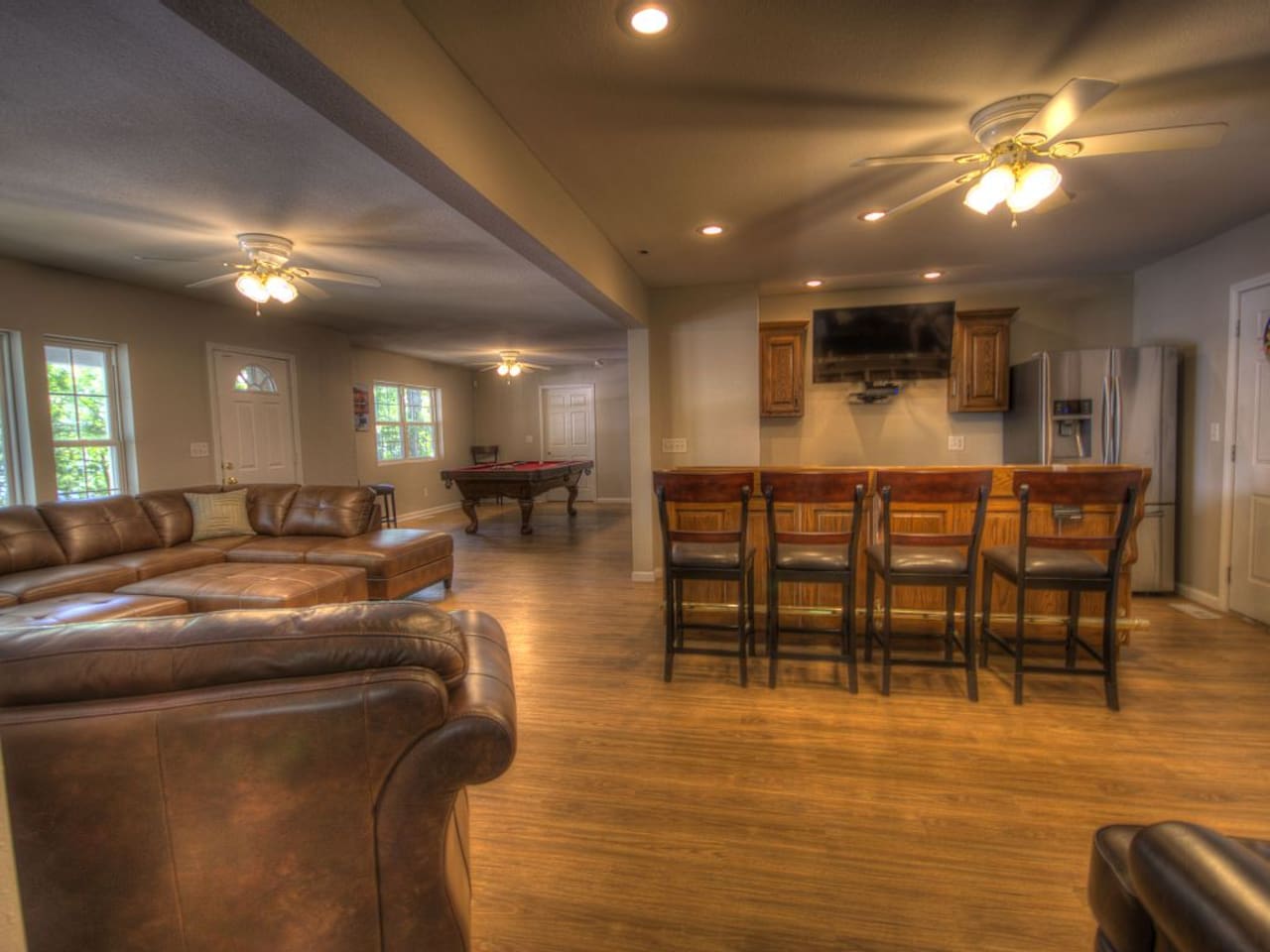 Time to relax and have fun. Lake views. Pool Table, Bar, TV and refrigerator.