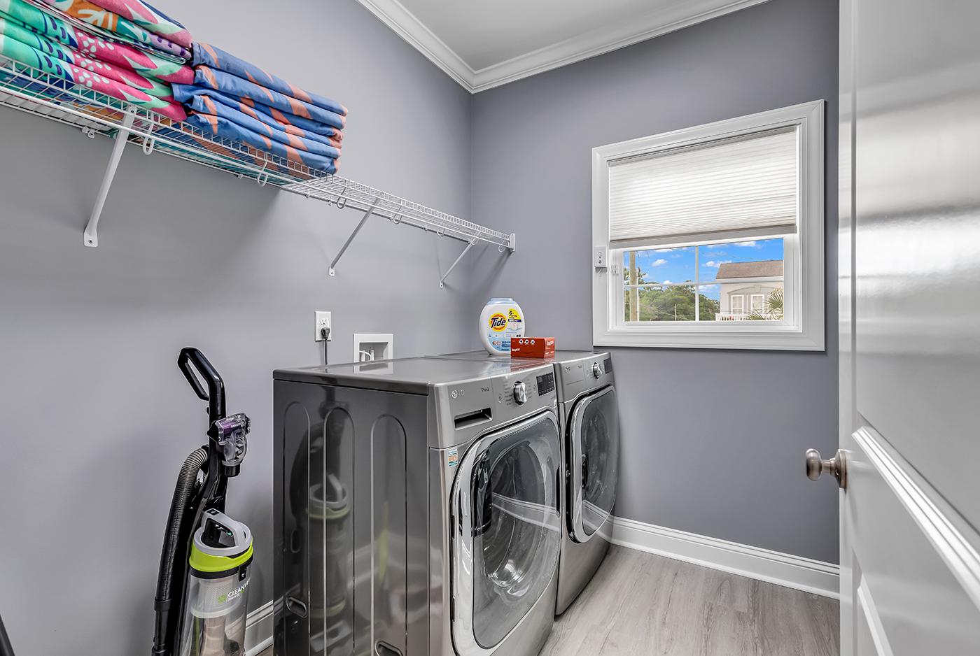 Experience convenience at its best with our full-size washer and dryer setup. Say goodbye to laundry hassles and hello to effortless freshness. Whether it's a quick refresh or tackling a week's worth of clothes, keeping everything clean and crisp has never