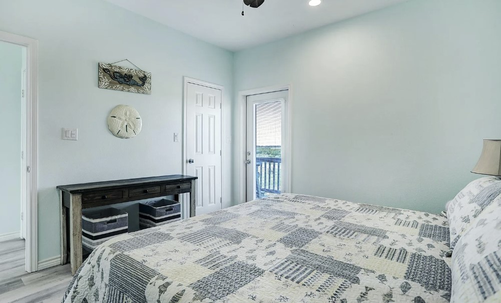 fc3d58eedbc449a28c9f1897ed3dc499 | Beachhouse | Texas | TX | Vacation Homes | Galveston | Crystal Beach | Kokomo | Breezy Days | Beachfront Elegance | Sunrise Serenity | Southern Sands Property Management, LLC