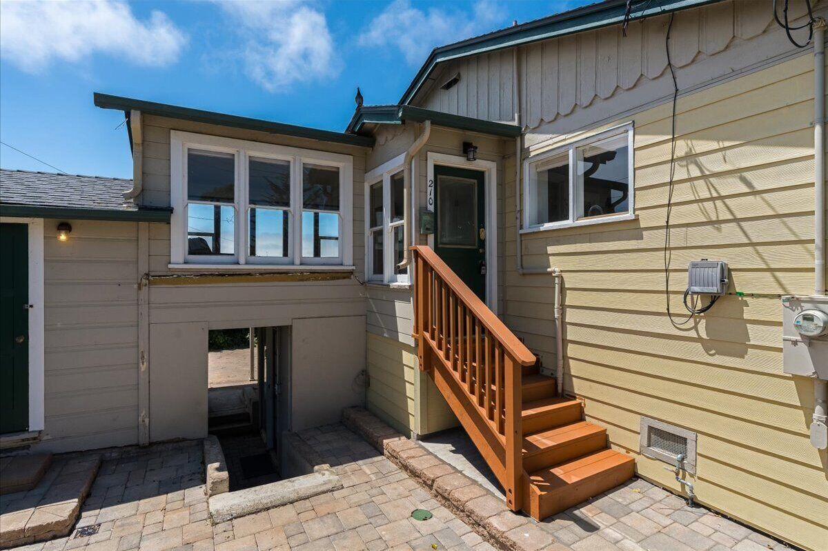 Back steps off the kitchen