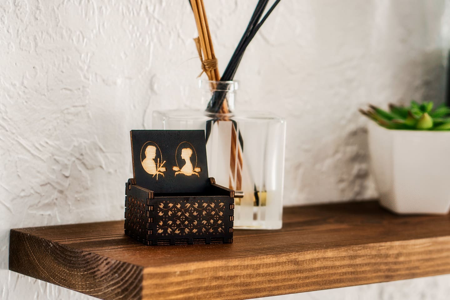 A nod to the cabin's namesake