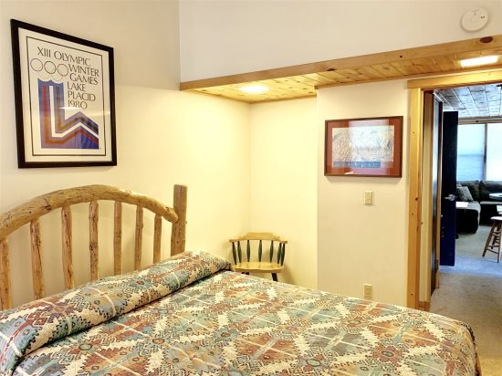 2nd bedroom 1 full-size bed
