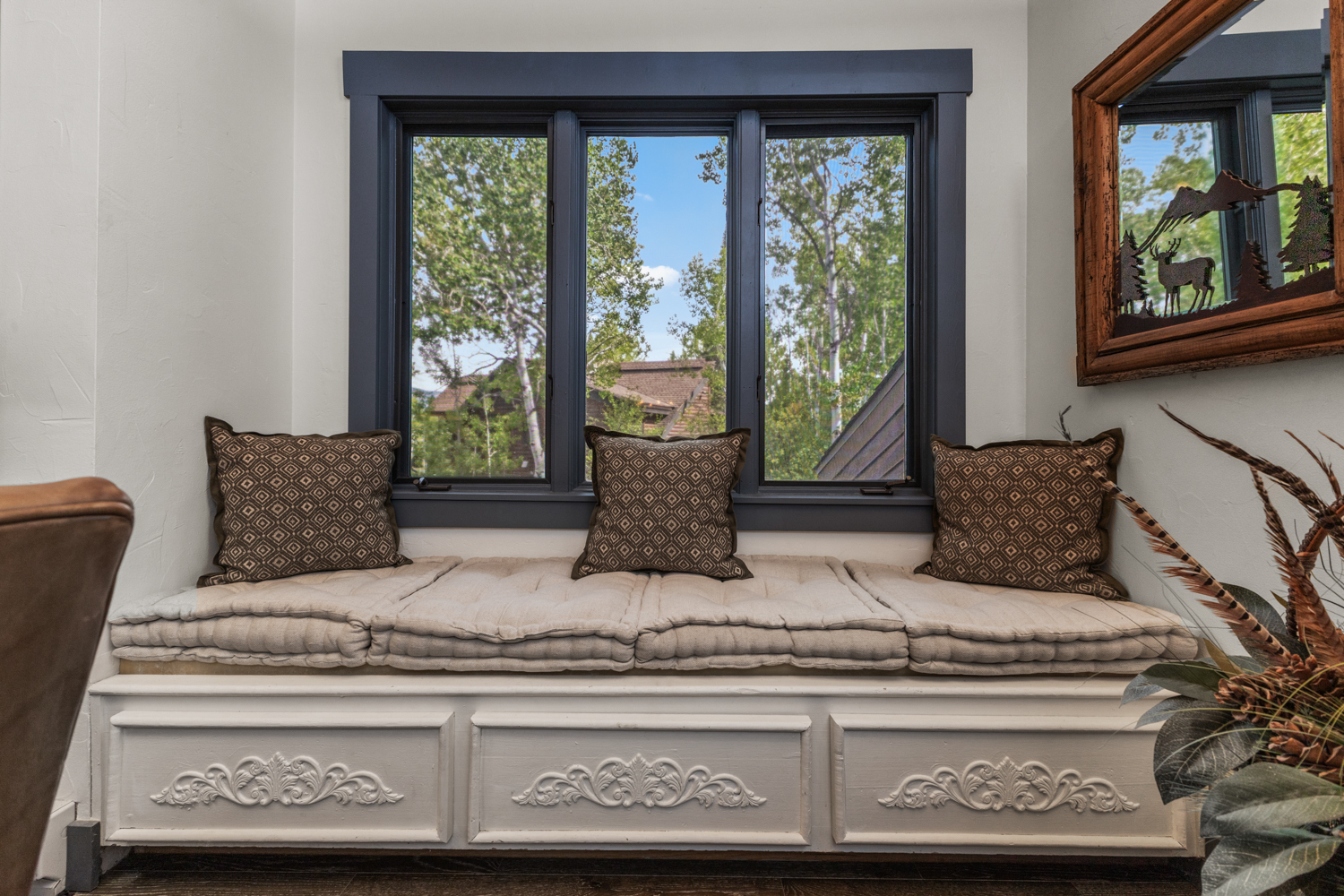 1st Level Built in Bench