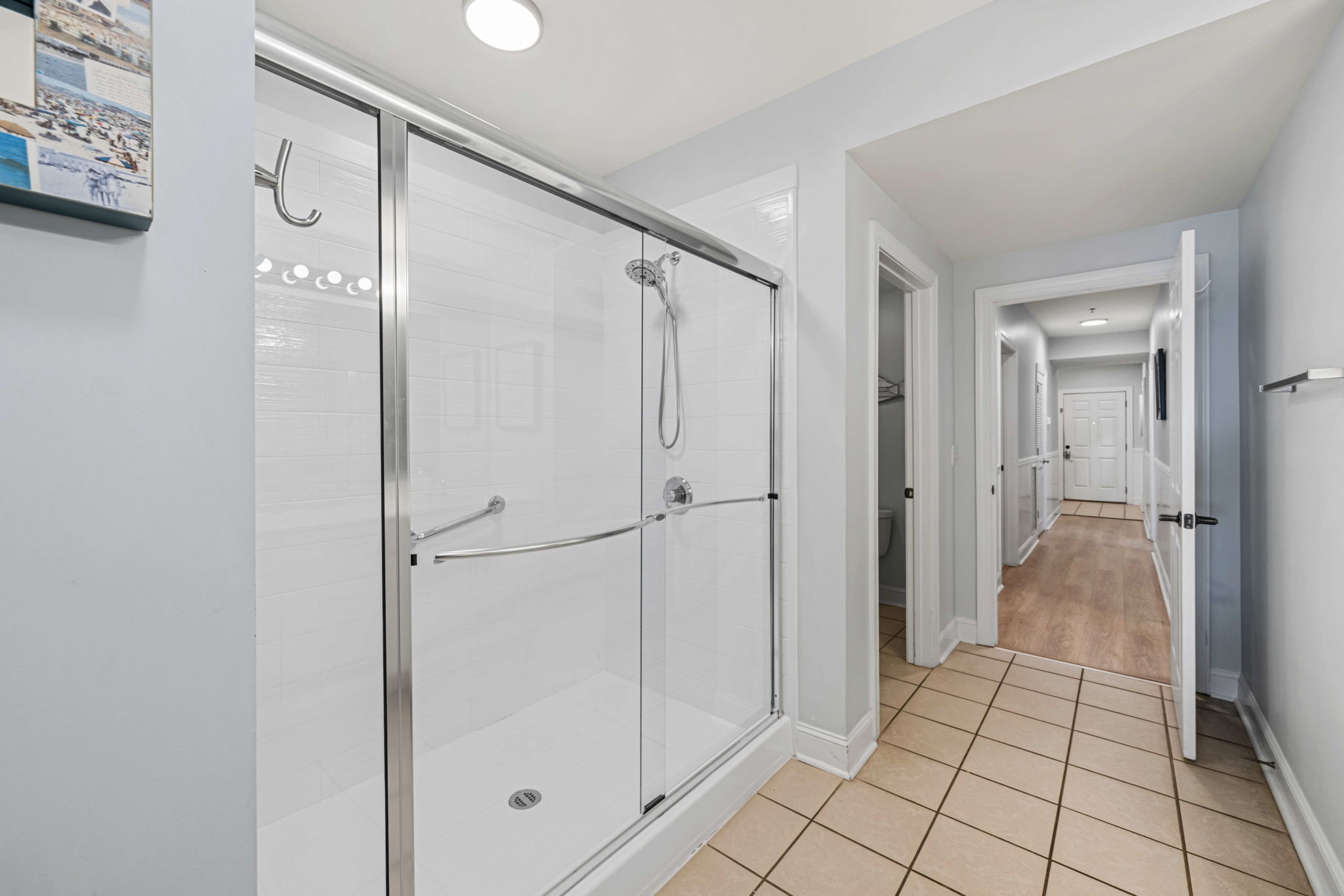 Bathroom 1: Primary ensuite bath | Sea Gull | 201 Oceanview | 1116 Ocean Blvd, Isle of Palms, SC | IOP Escapes