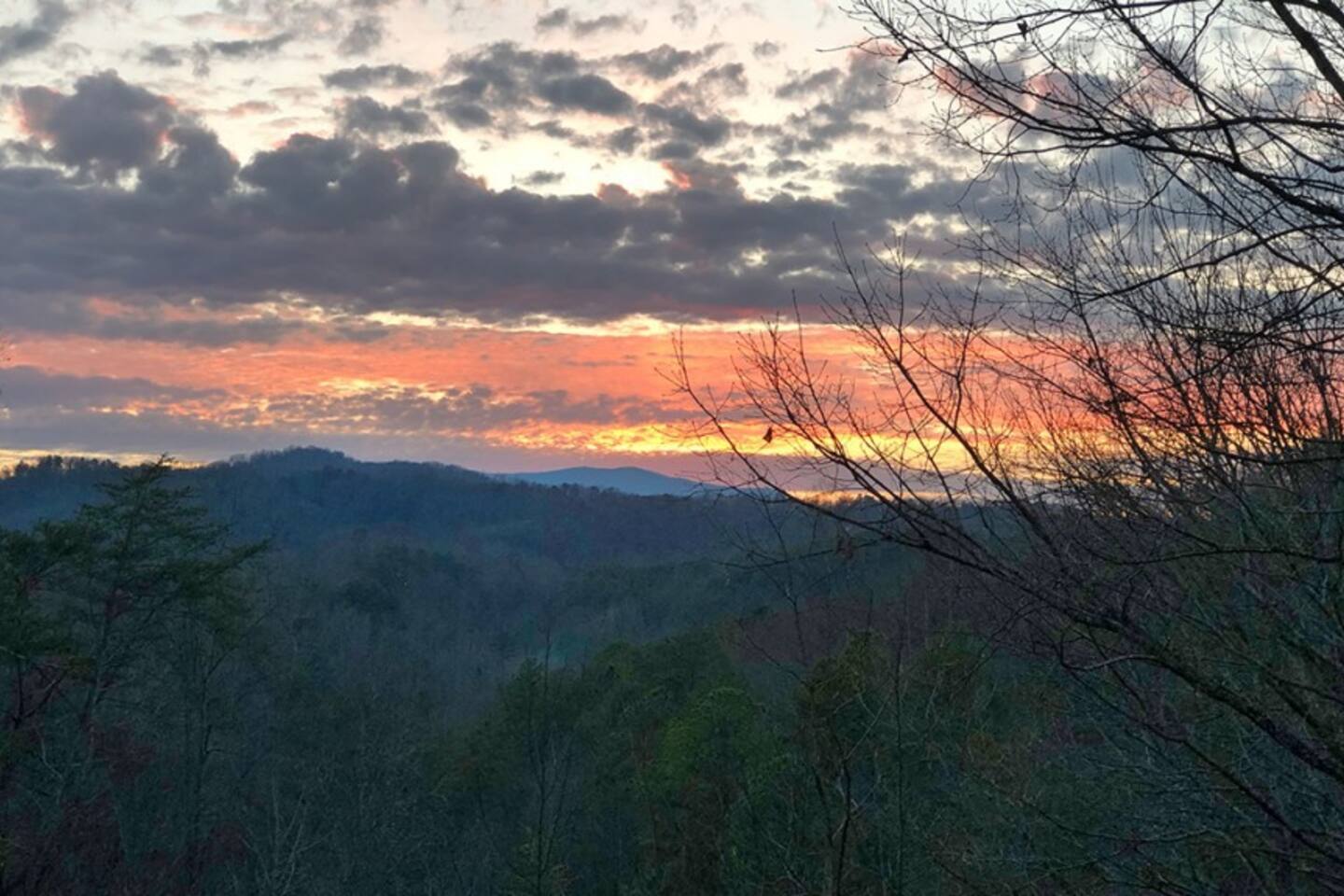 "It's a great location if you want to be close to Gatlinburg but also feel secluded in the mountains, away from all the noise." ~Pamela B.