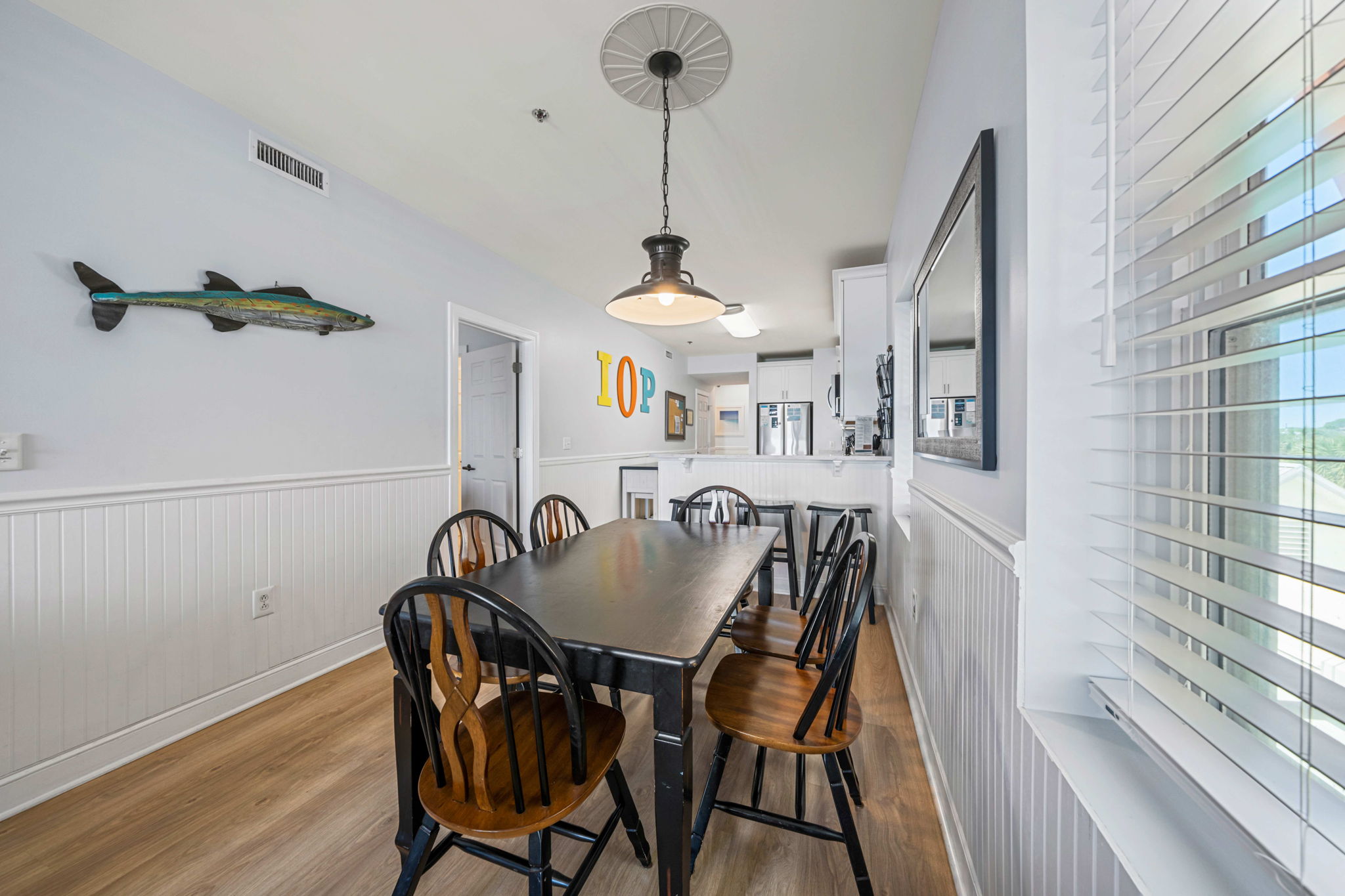Dining room | Sea Gull | 201 Oceanview | 1116 Ocean Blvd, Isle of Palms, SC | IOP Escapes