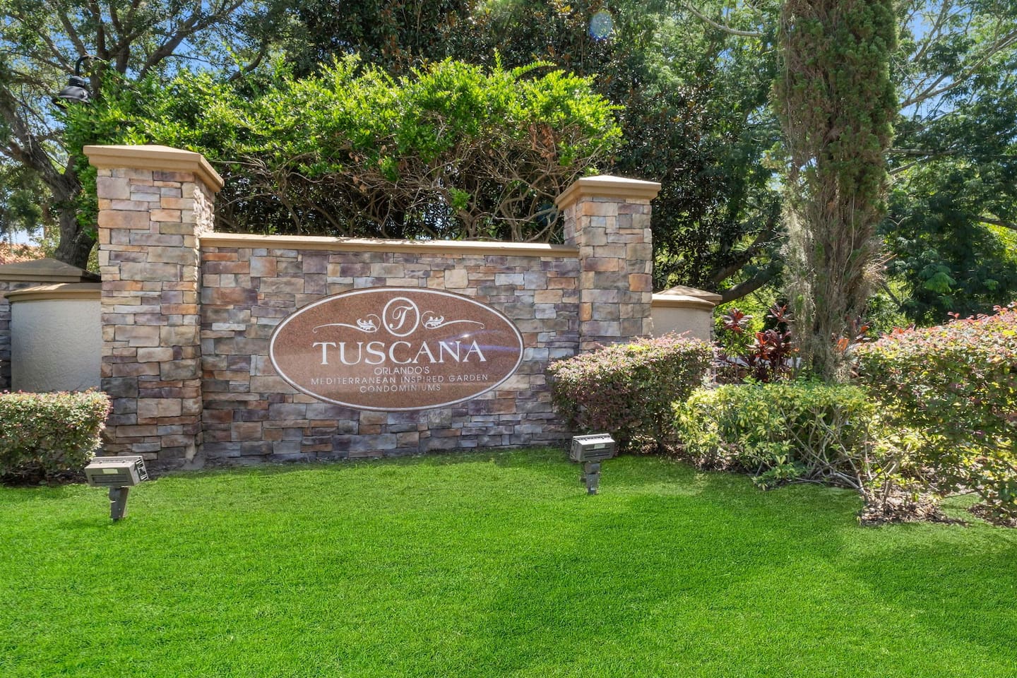 Tuscana Resort’s welcoming entrance.
