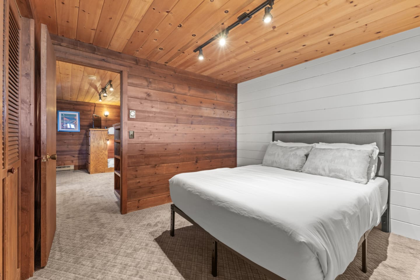 Lower Level Queen Bedroom 5