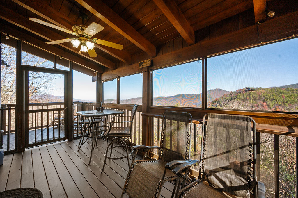 Screen porch w amazing view