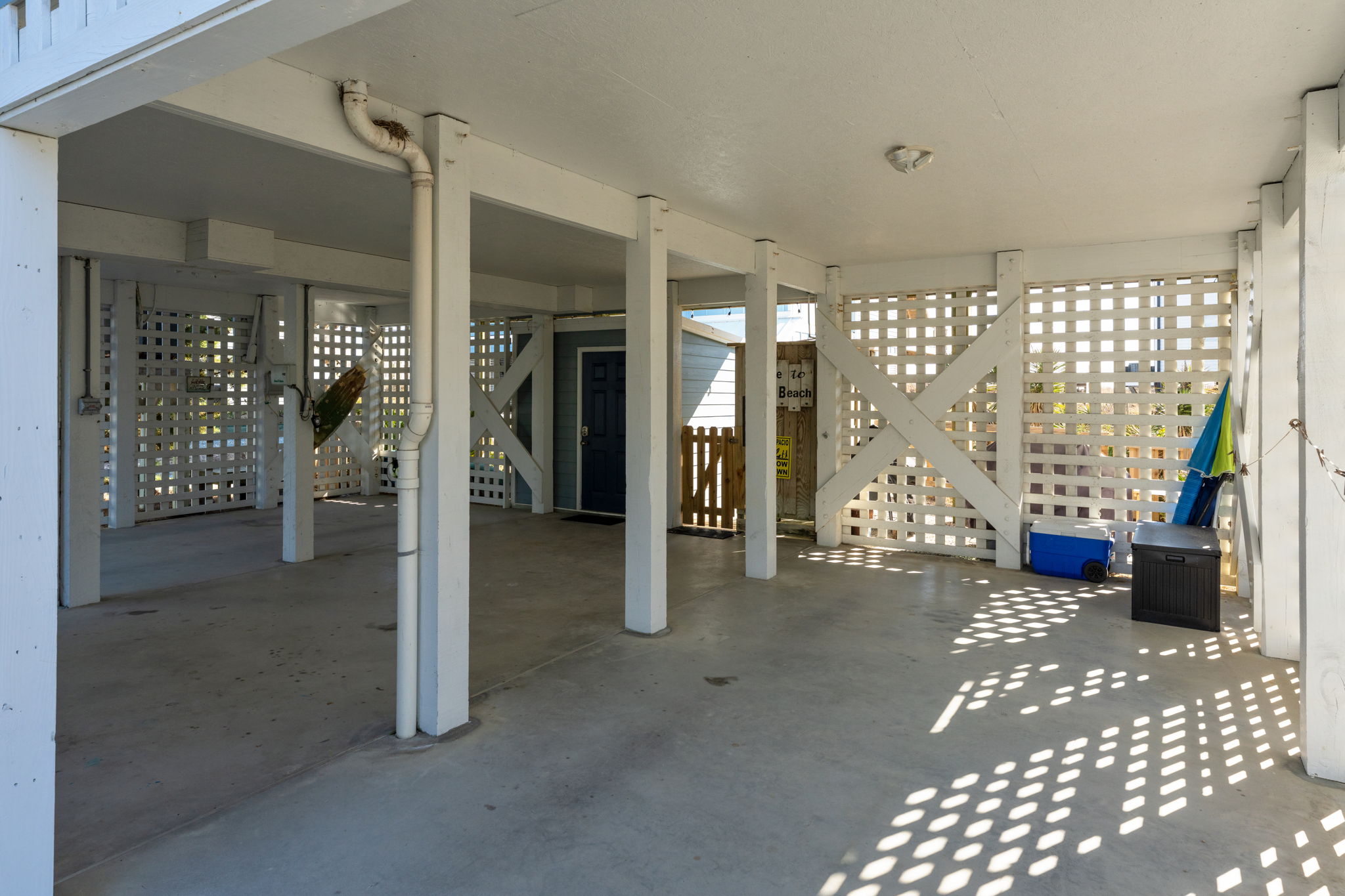 Carport / Back Fenced in Area / Direct Beach Access