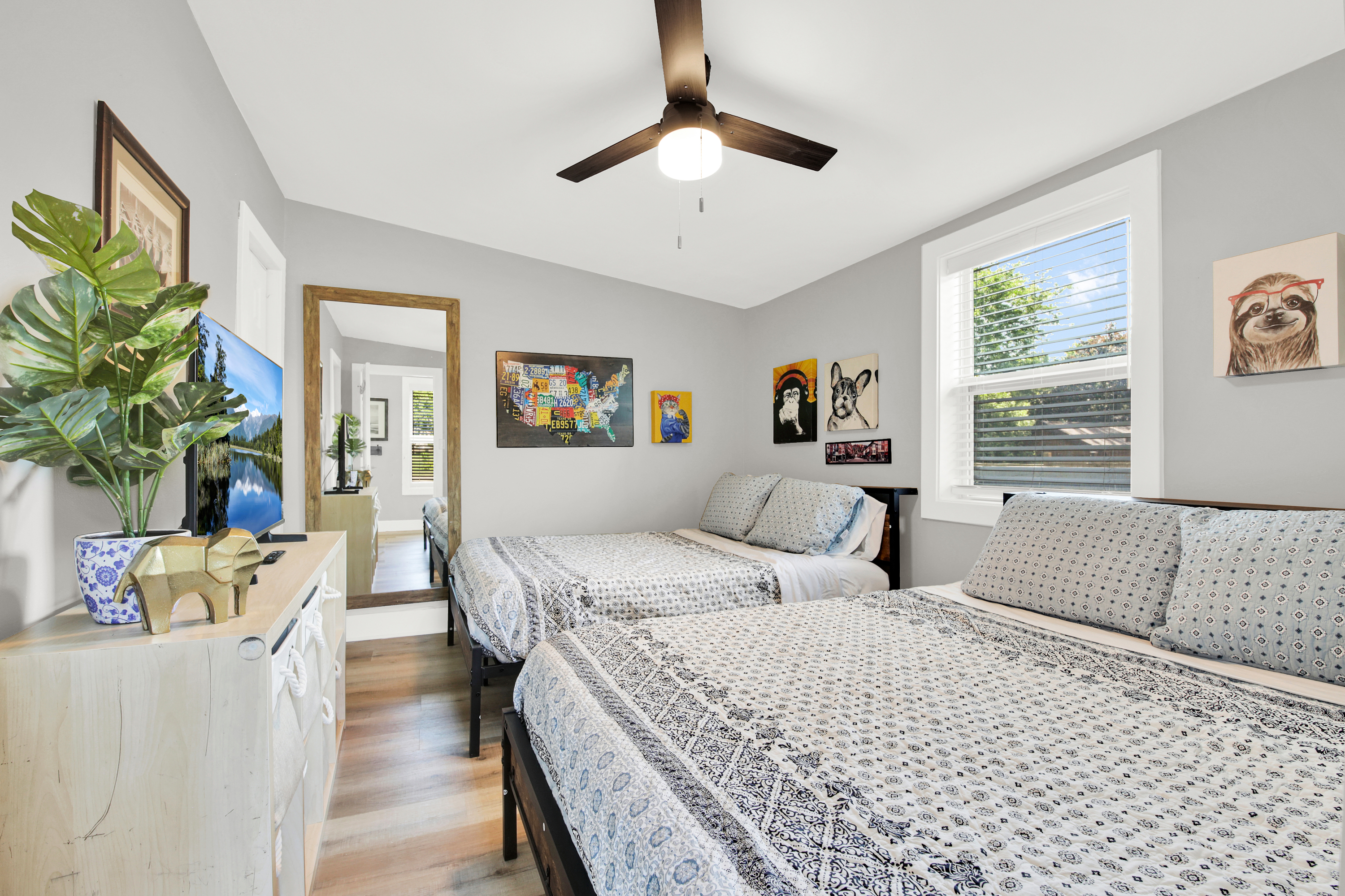 2 Double Beds/TV