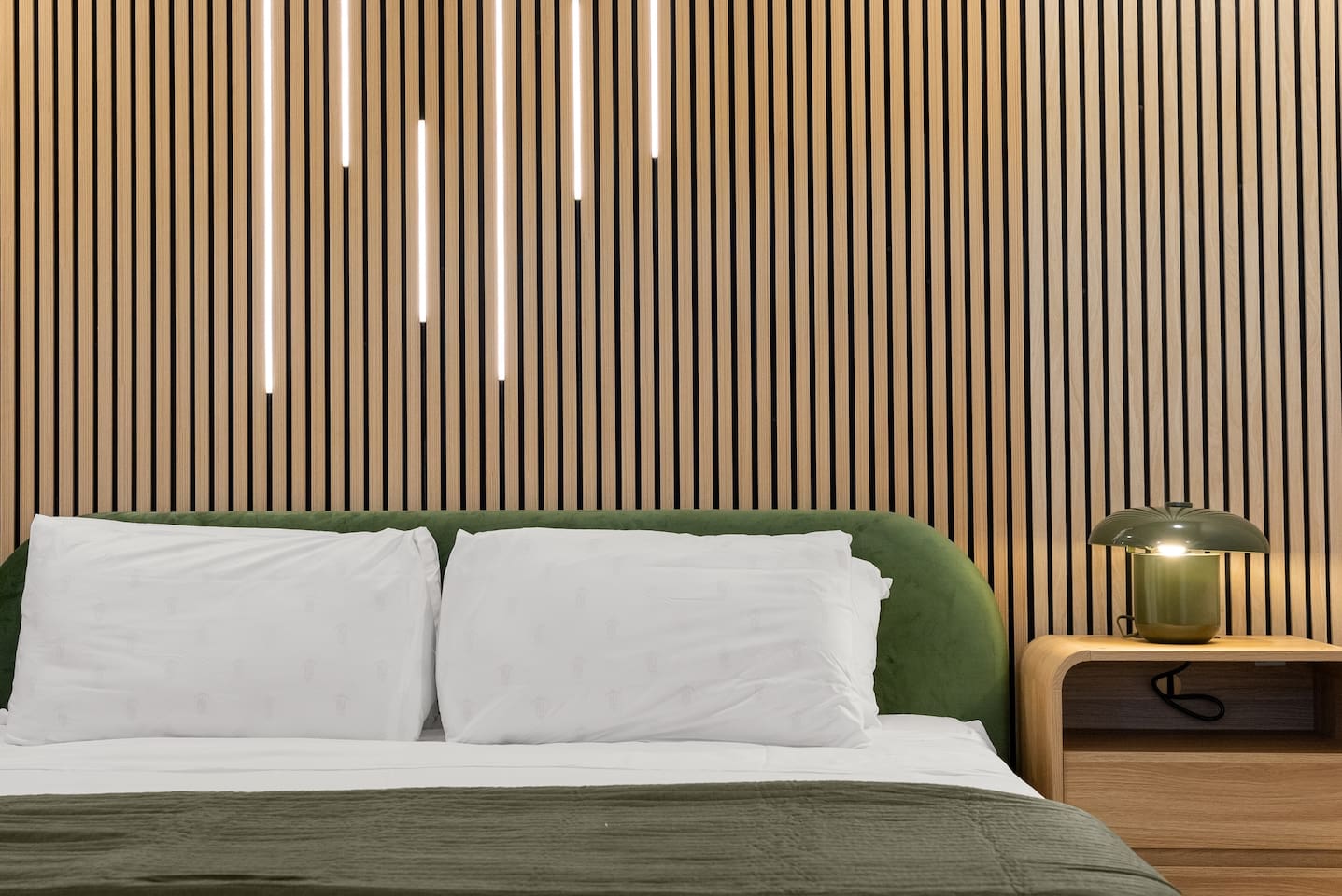 Master King Bed