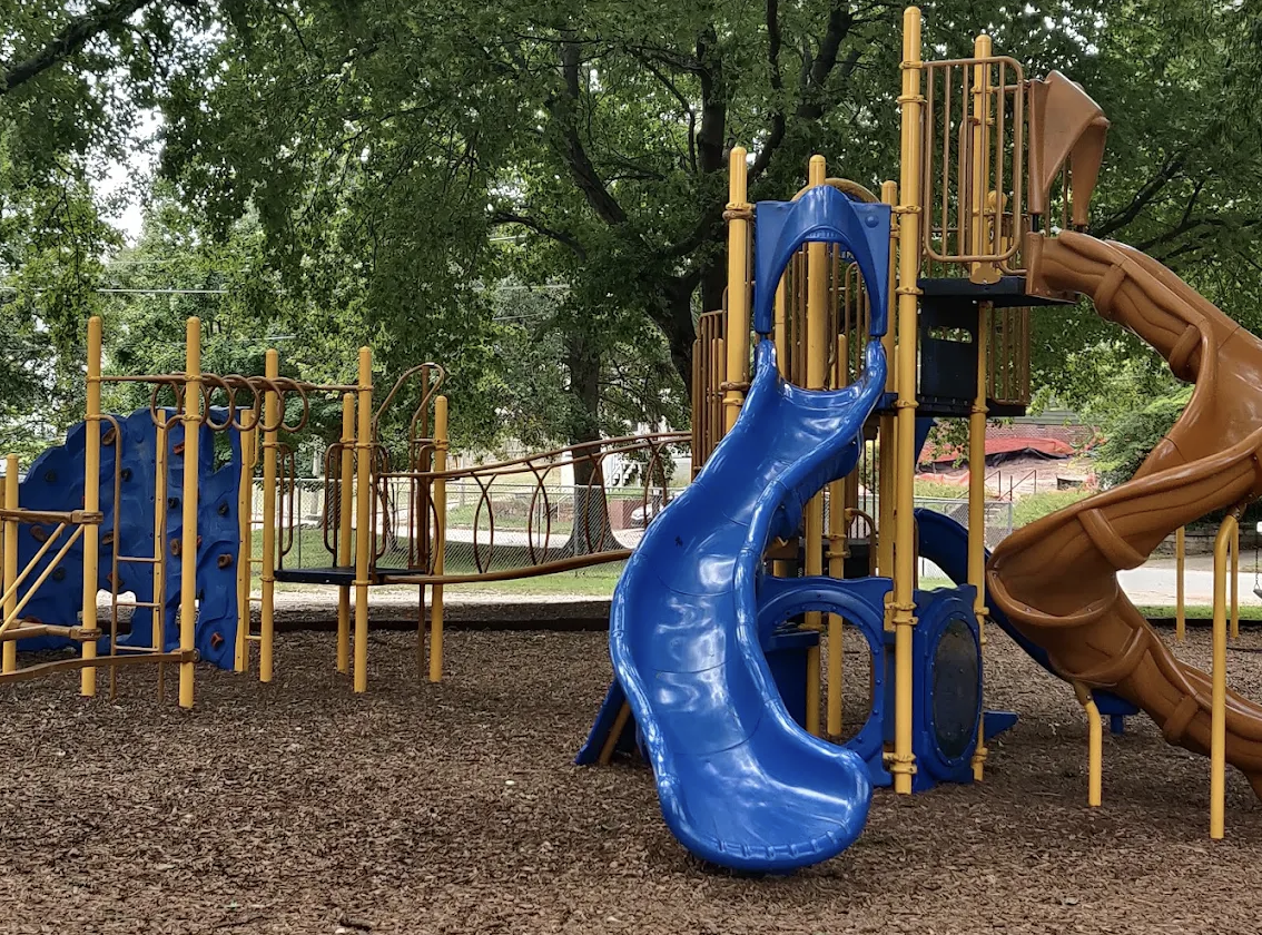 Kids will love the nearby playground, just 1 block from your doorstep.