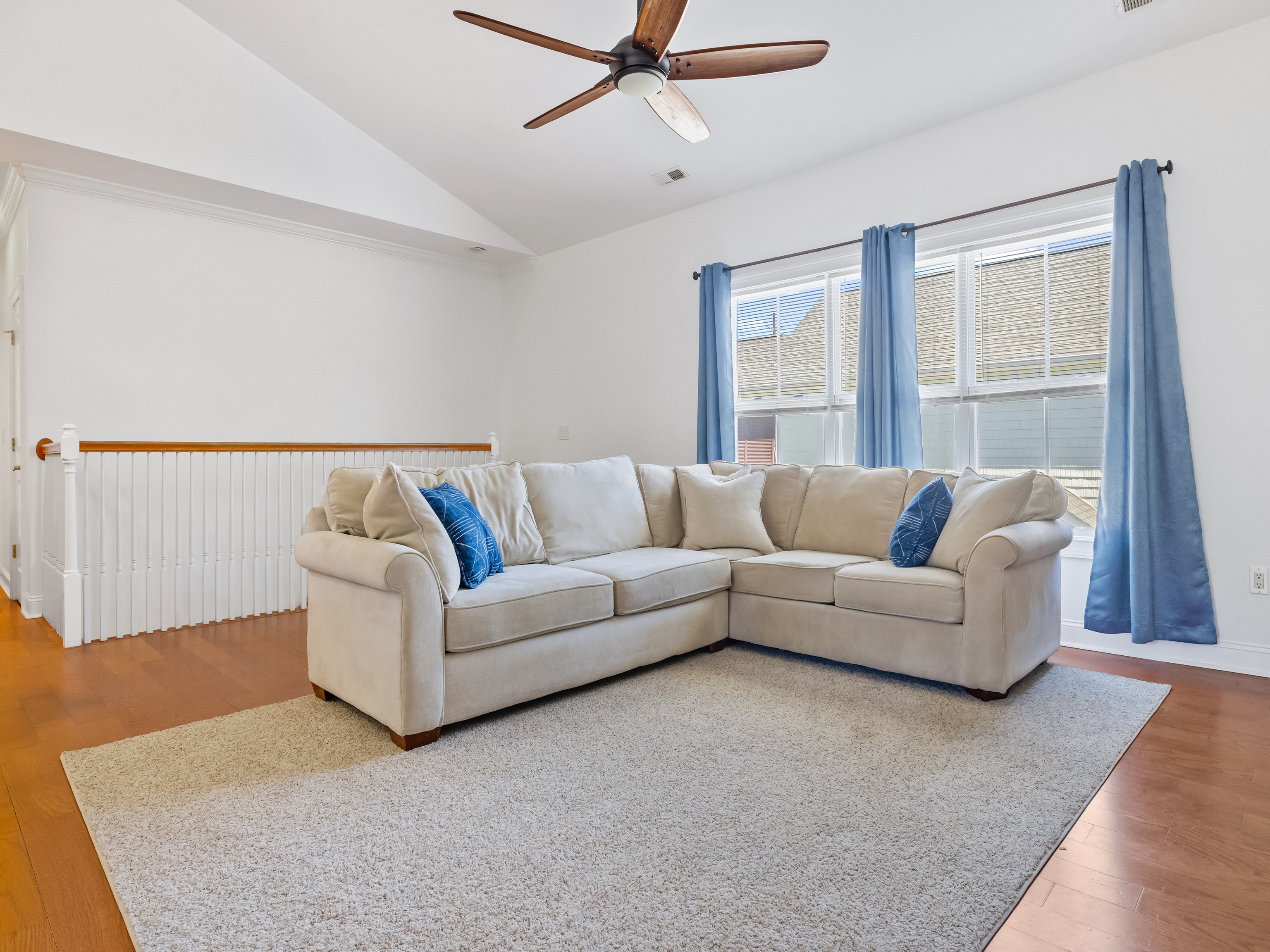 Stretch out, sink in, and stay awhile.
The oversized sectional is perfect for movie marathons, afternoon naps, and slow wind-down evenings. Plush seating, soft textures, and an airy vaulted ceiling create that just-right balance of cozy and spacious — ever