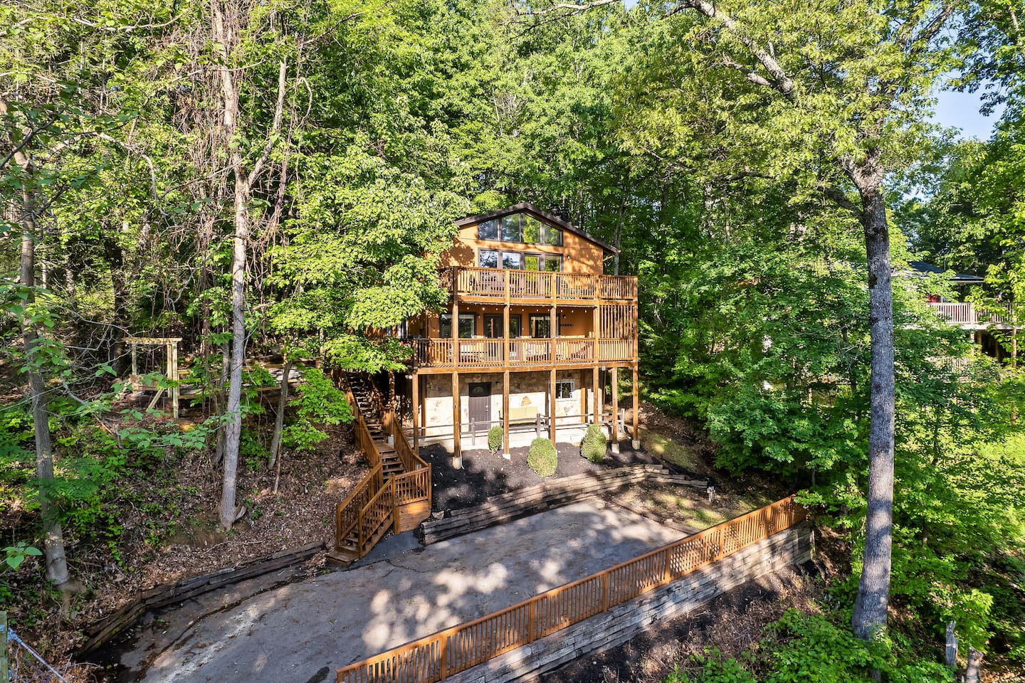 Experience serene natural beauty, & have plenty of fun while staying at our entertaining mountain escape.