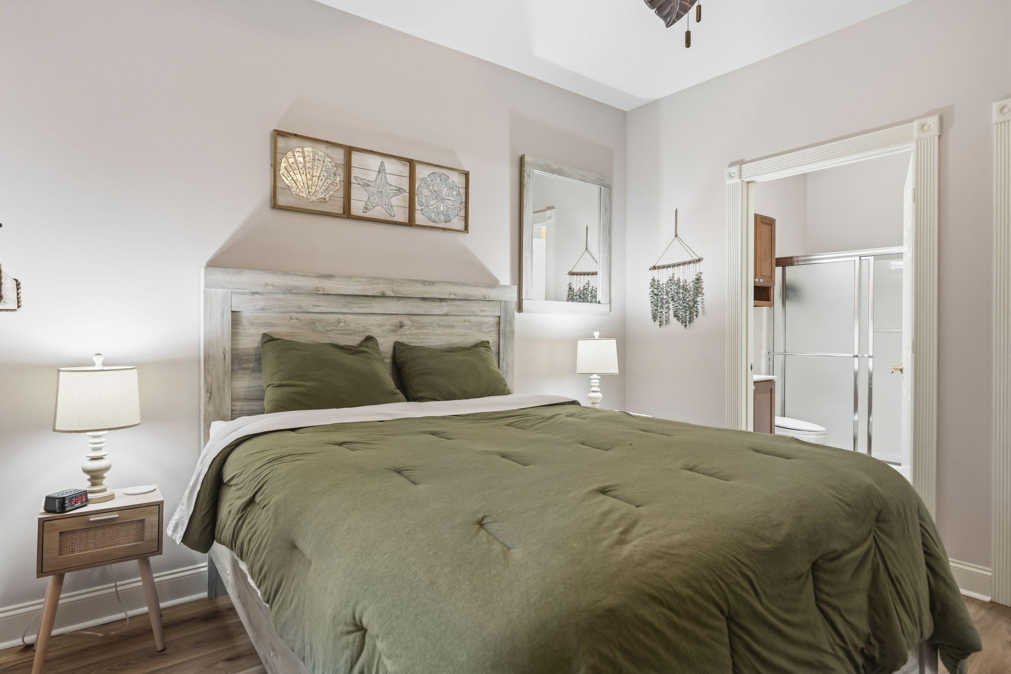Second Bedroom with Queen bed and ensuite bathroom