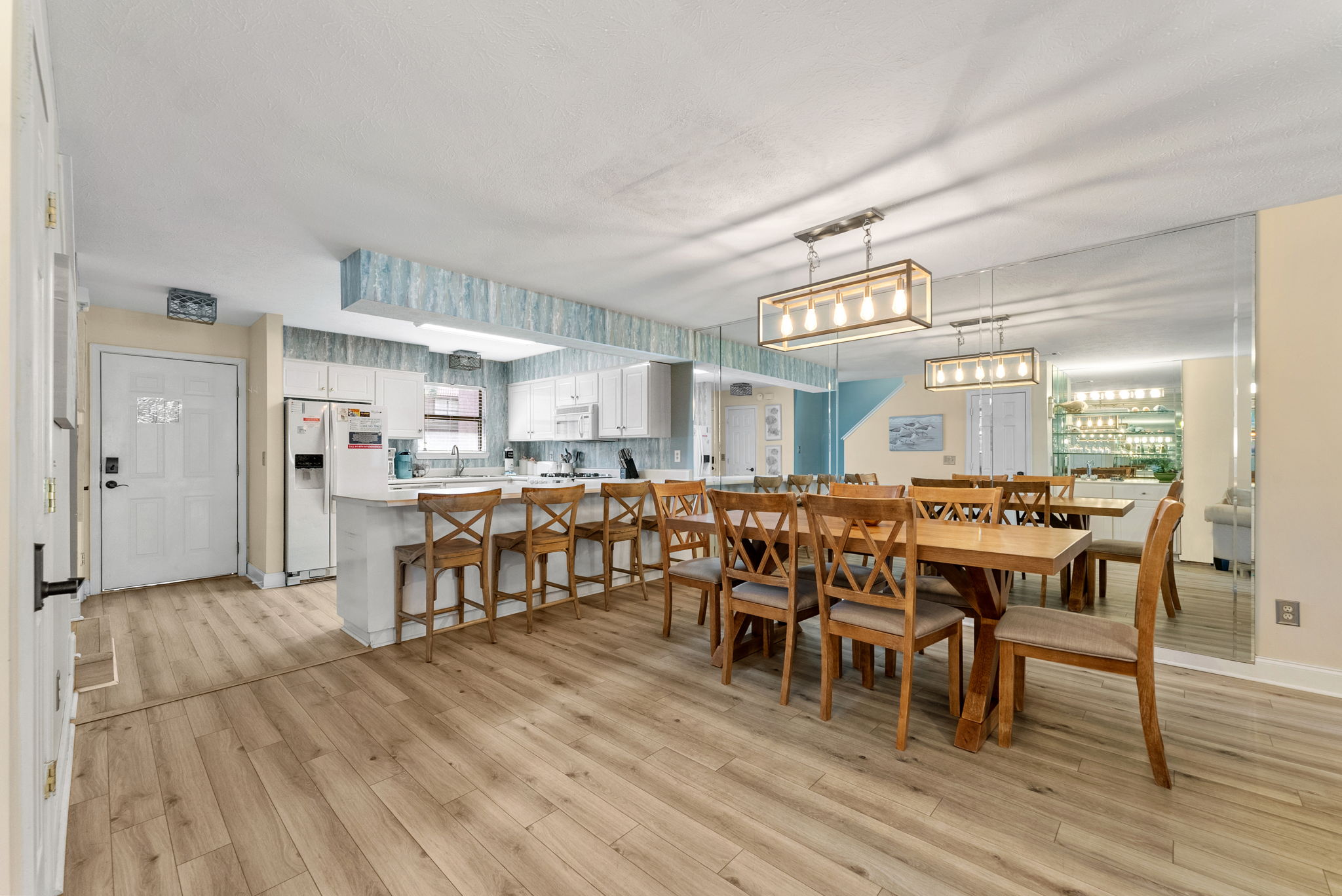 Full-size kitchen and dining area
