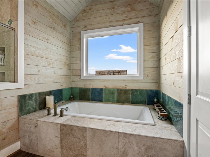 fea62f6f84154bf182db05ae123d0e7f | Beachhouse | Texas | TX | Vacation Homes | Galveston | Crystal Beach | Kokomo | Breezy Days | Beachfront Elegance | Sunrise Serenity | Southern Sands Property Management, LLC