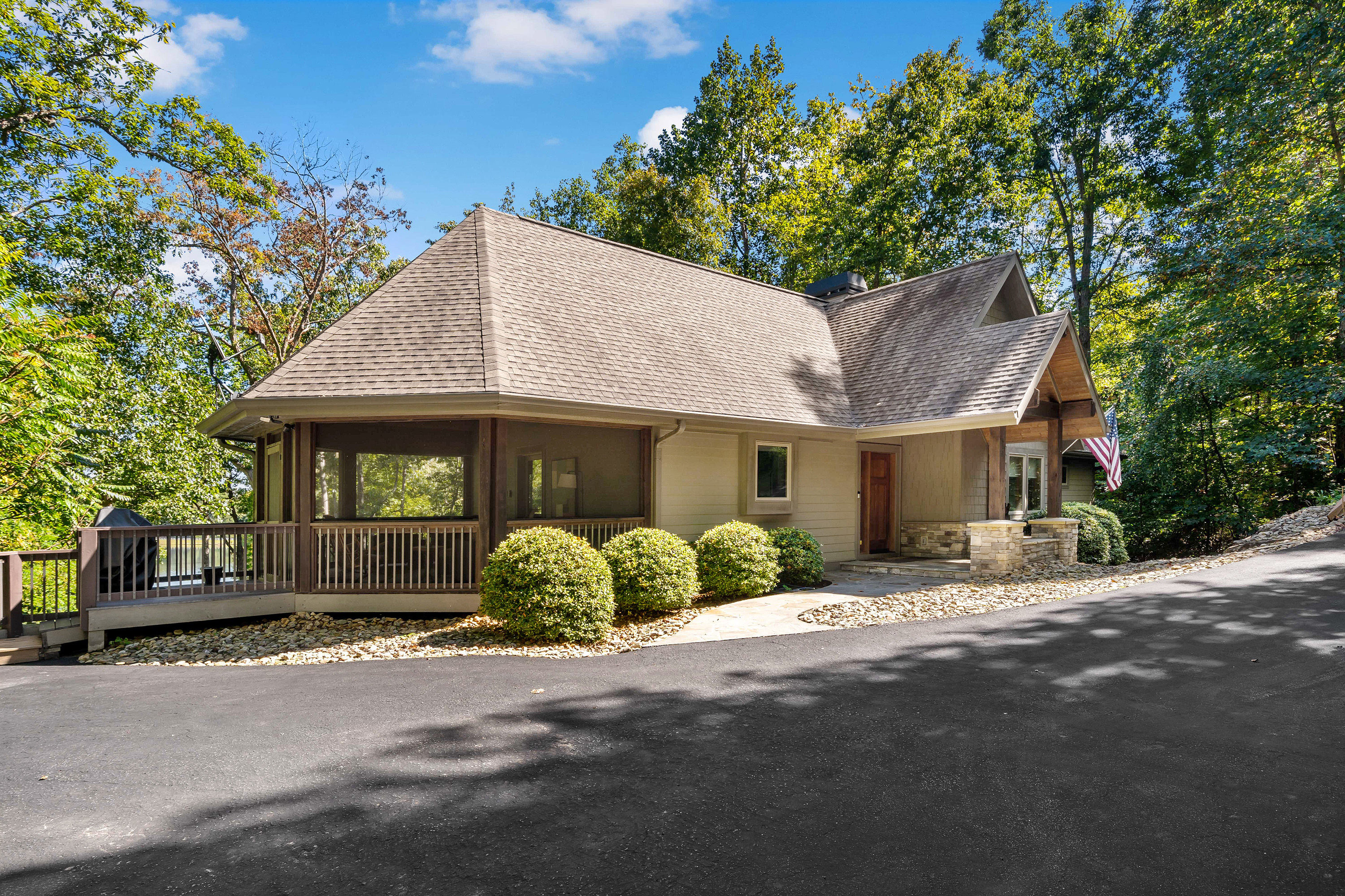Nice paved driveway and spacious screened area