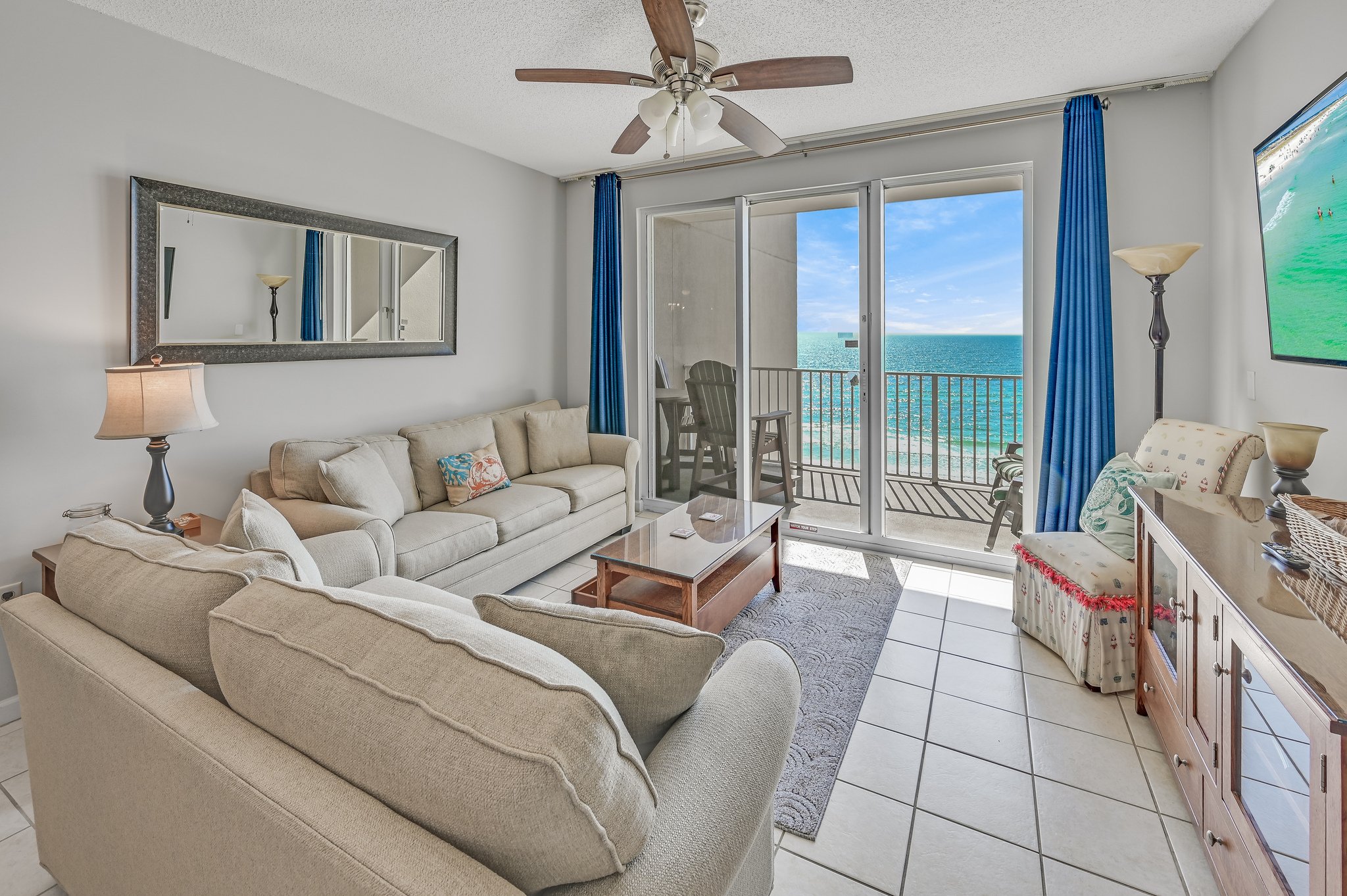 This 7th floor 2BR/2BA condo has tile/hardwood flooring throughout, lots of new furniture, a remodeled kitchen with granite countertops and stainless steel appliances - Plus, big Views!