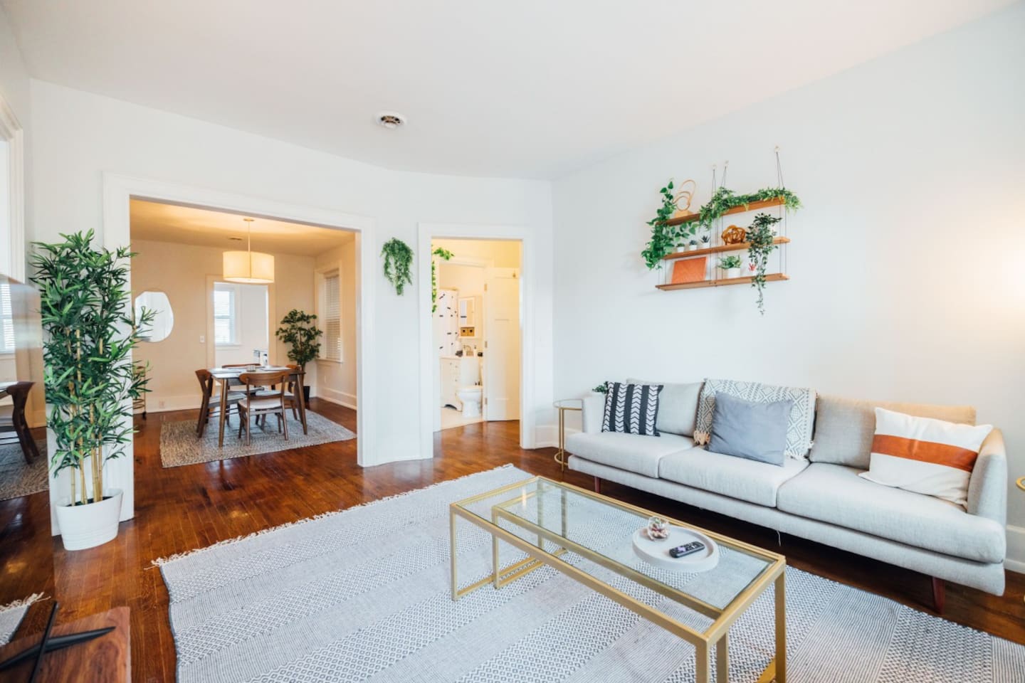 Fantastic place, high quality linens and really nice furniture choices. - Mike, 5 Star Review