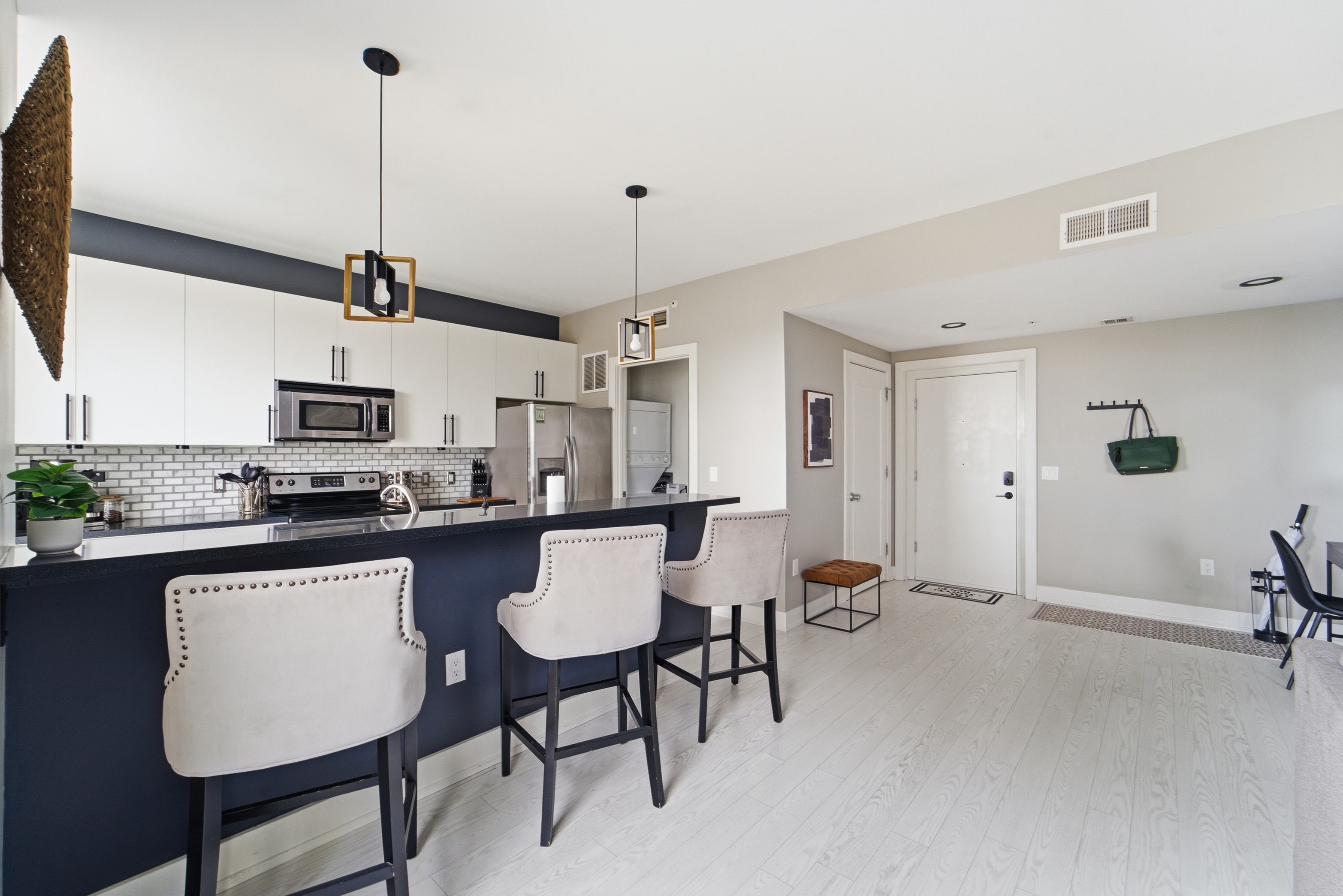 With wide doorways, step free access, and a single level layout The Skyline Lounge is perfect for anyone that is looking for an easy mobility layout.