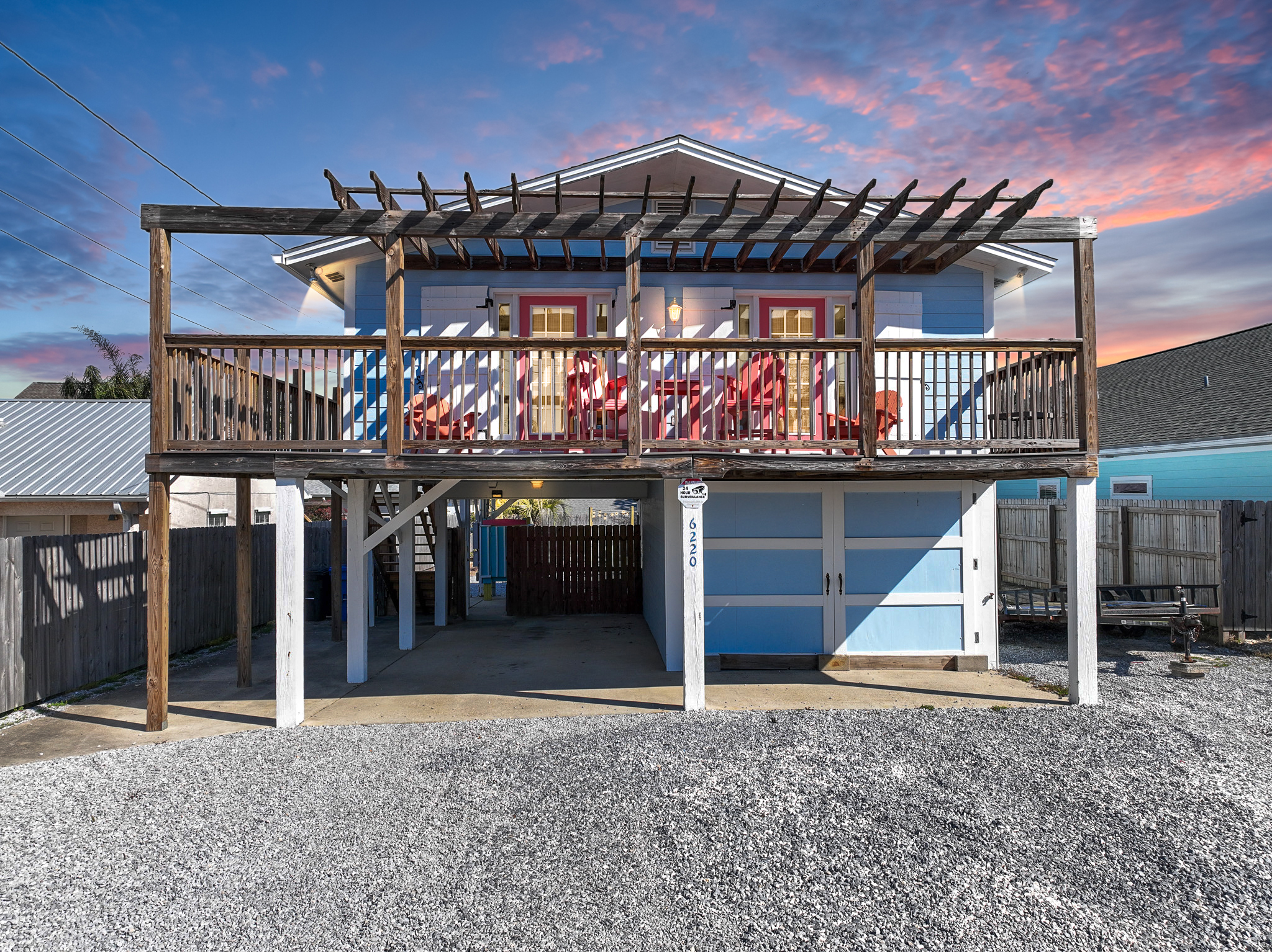 Sleeps up to 8 comfortably in this updated classic Beach house