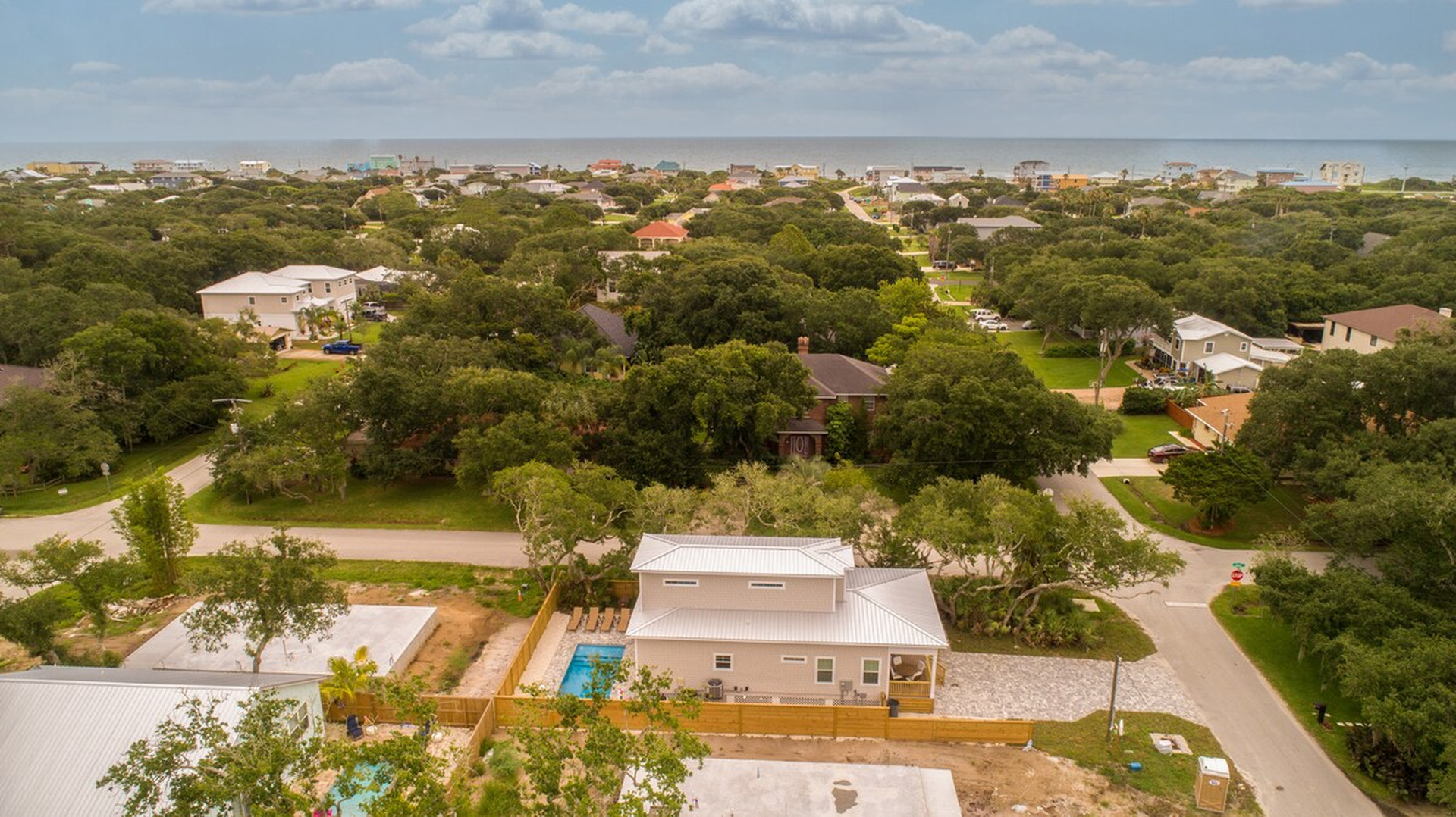 Live oaks, quiet streets, and the Atlantic just there on the horizon. Vilano Beach is residential in the best way - you are staying in a neighbourhood rather than a resort strip, and the sand is still a walk away.