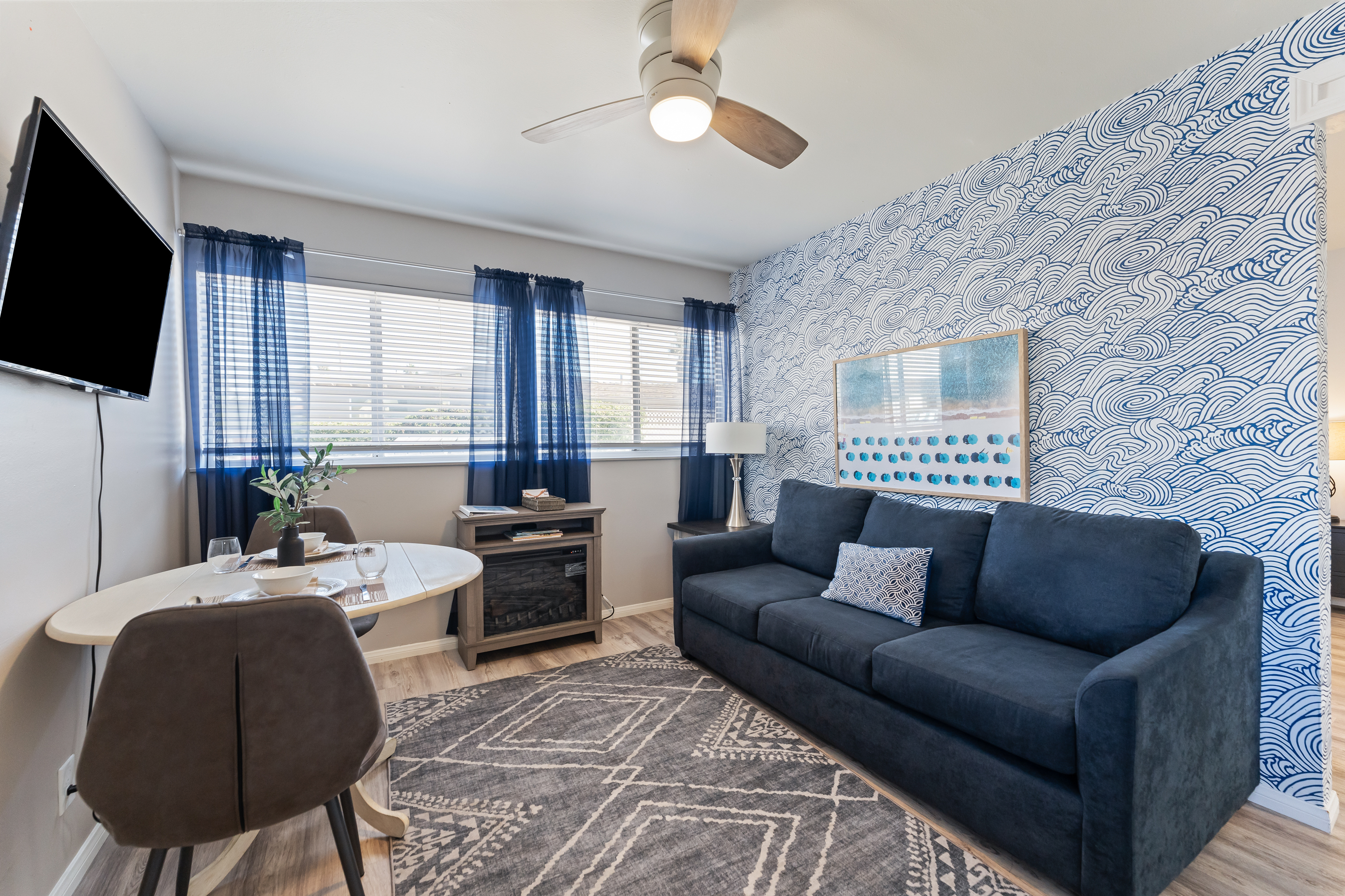 Charming Coastal Escape With Full Kitchen And Outdoor Patio - Cozy Retreat - Ventura, CA