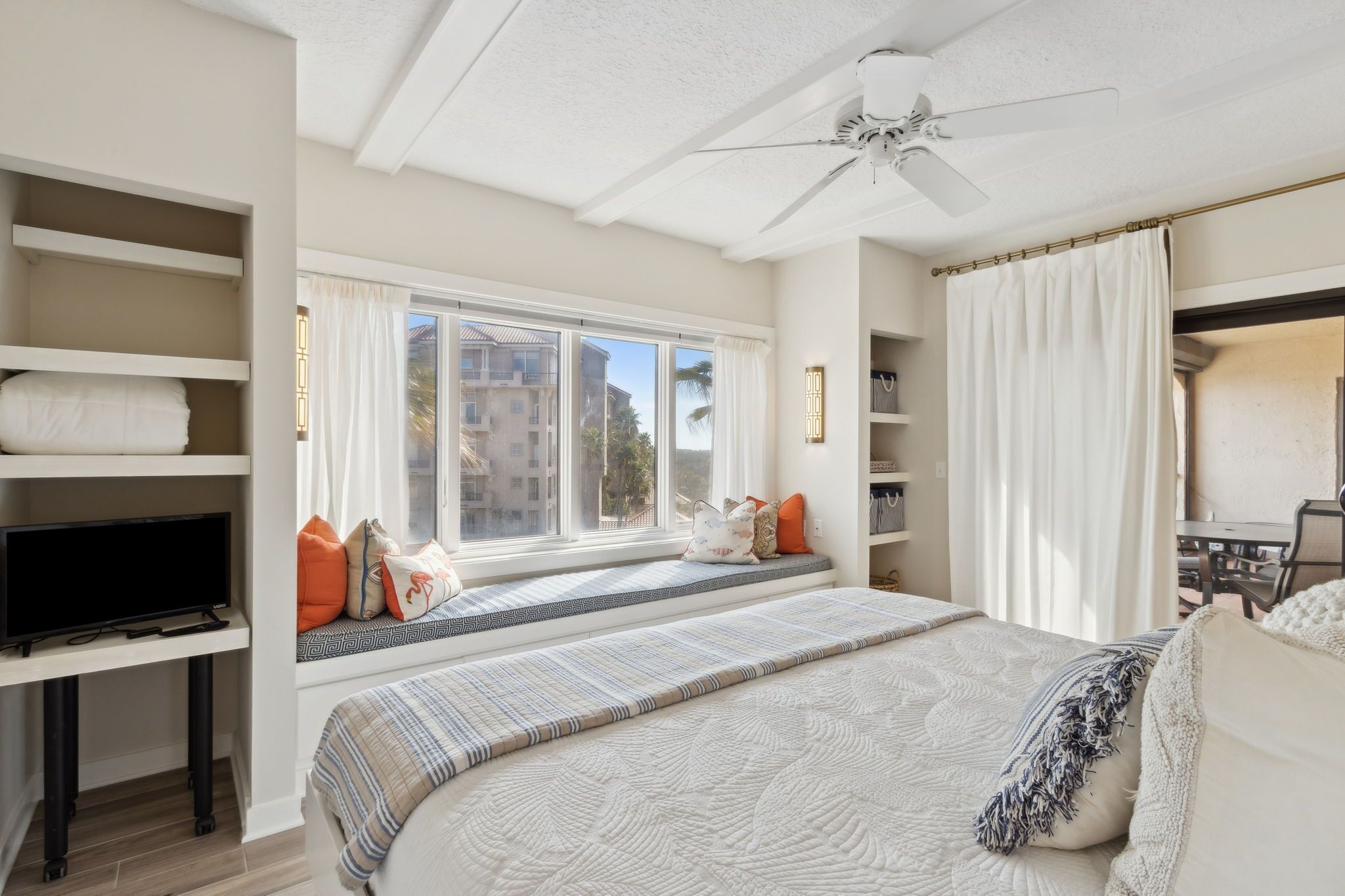King BR/suite with OCEAN VIEWS